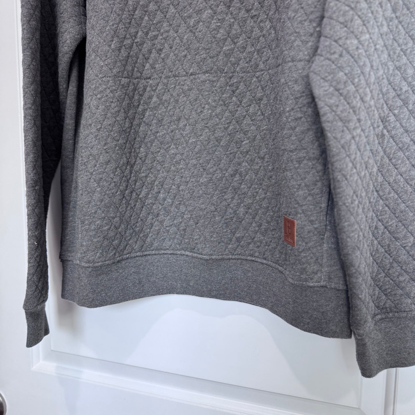 Pressbox University of Georgia Quilted Sweatshirt | Gray Pullover Crewneck | Women’s XL