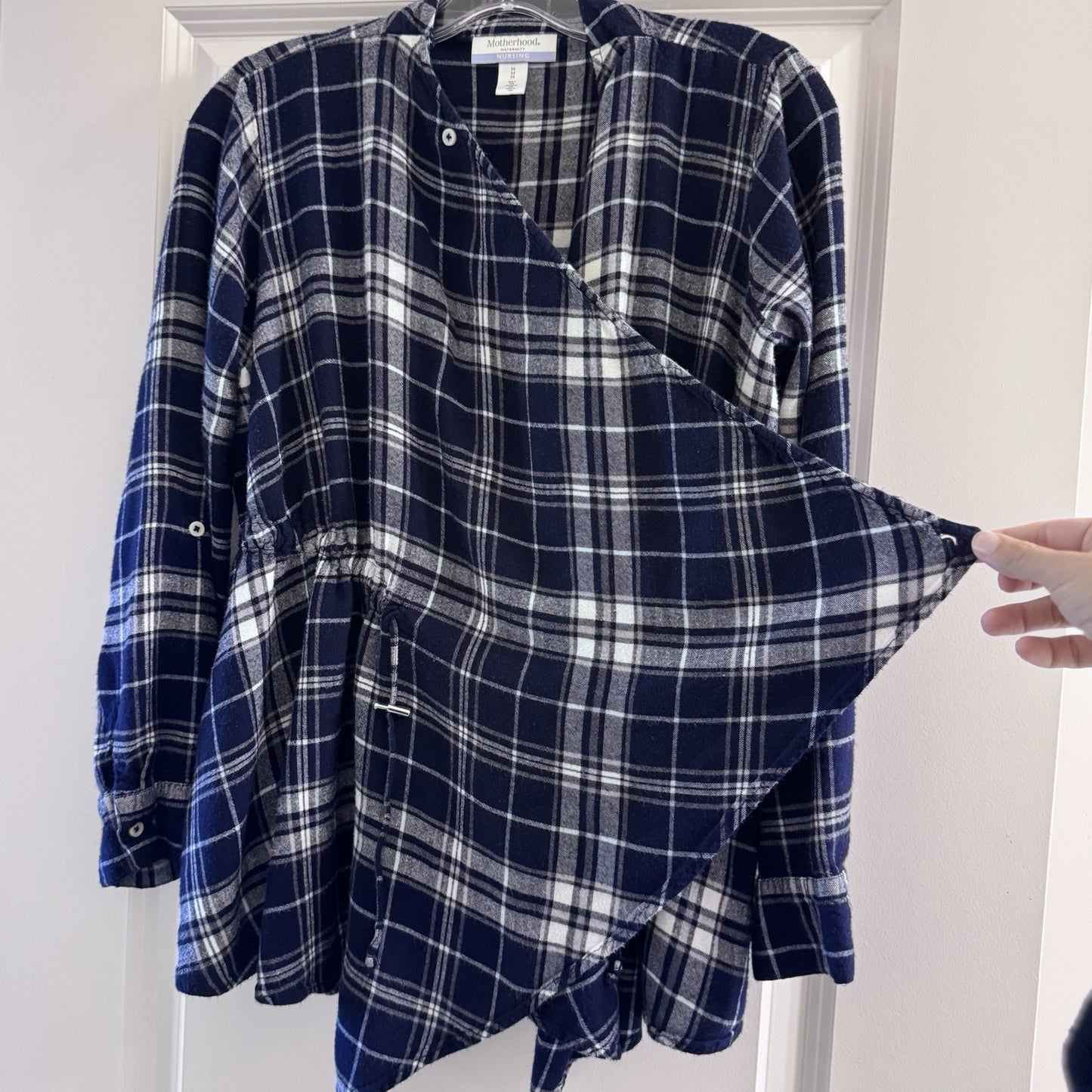 Motherhood Maternity Nursing Top M Navy Plaid Flannel Wrap Long Sleeve