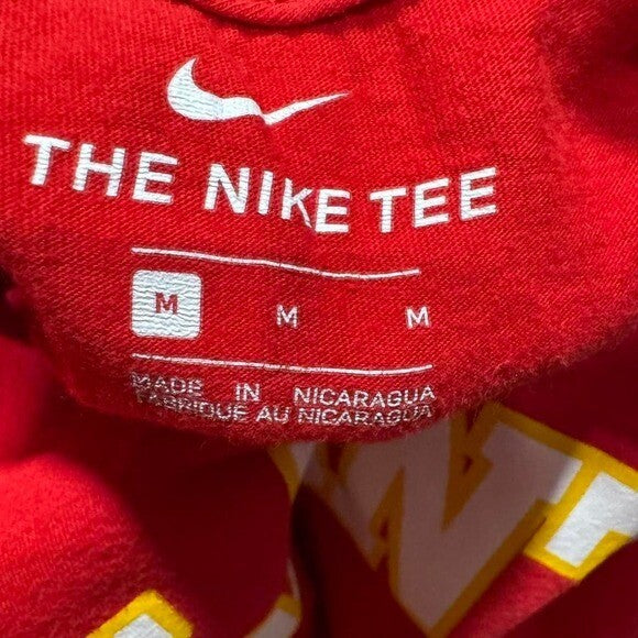 Red and yellow Nike NBA Atlanta Hawks tee Trey Young number 11 size M #NBA