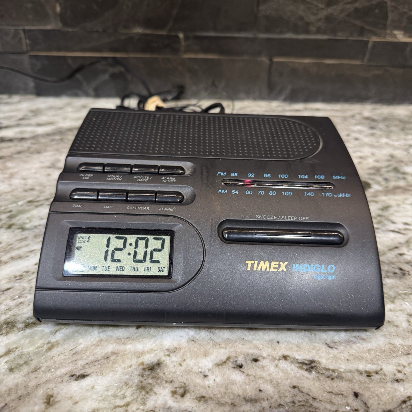 TIMEX Indiglo Alarm Clock T422B FREE SHIPPING WORKS Tested