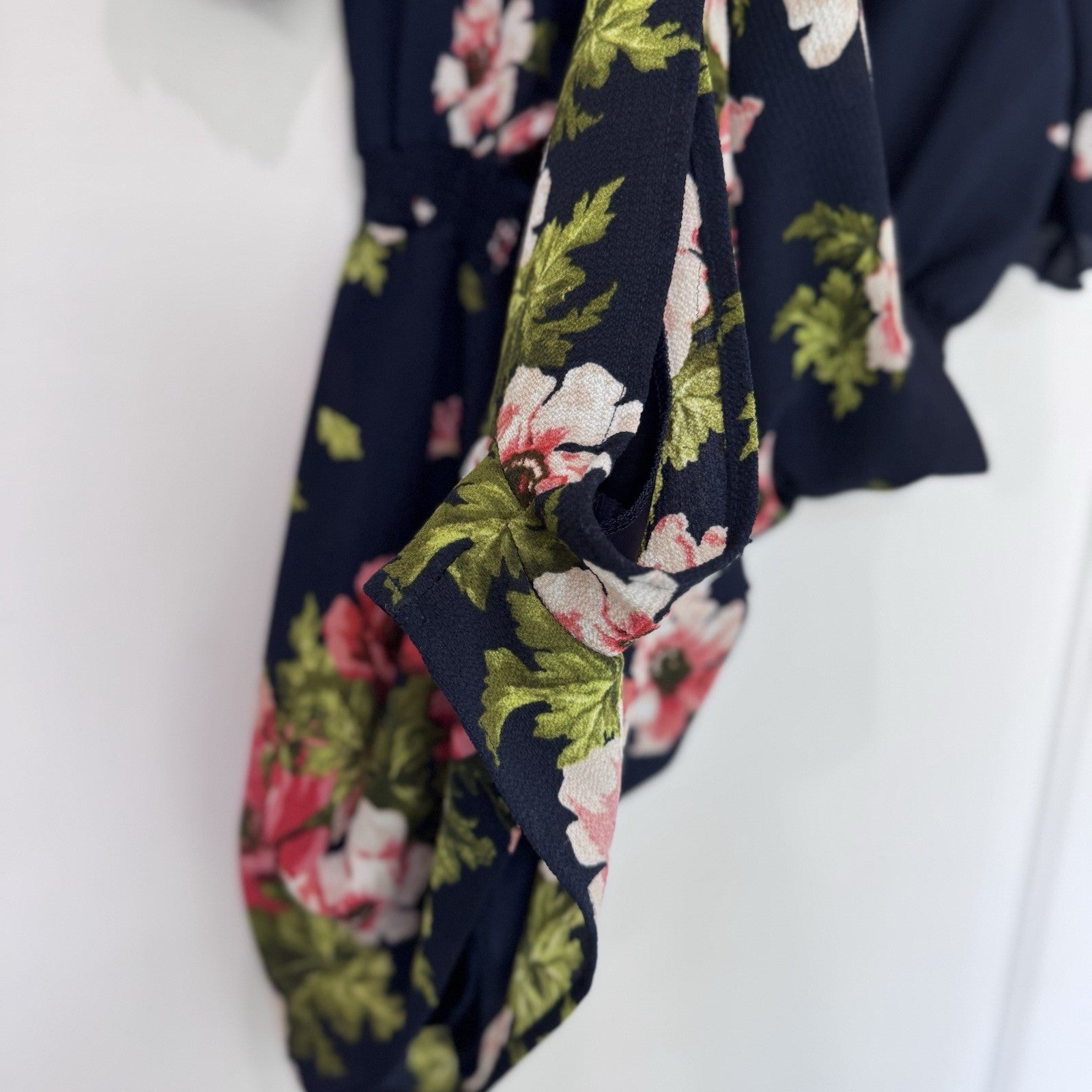 Papaya S Floral Romper Navy Pink Cutout Back Flutter Sleeve Y2K Festival Trendy