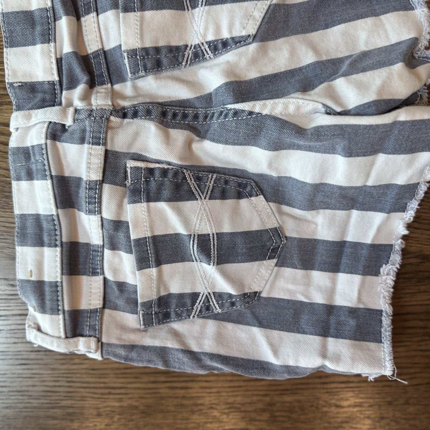 Abercrombie Kids Girls Shorts 11/12 Blue White Stripe Frayed Hem Midi