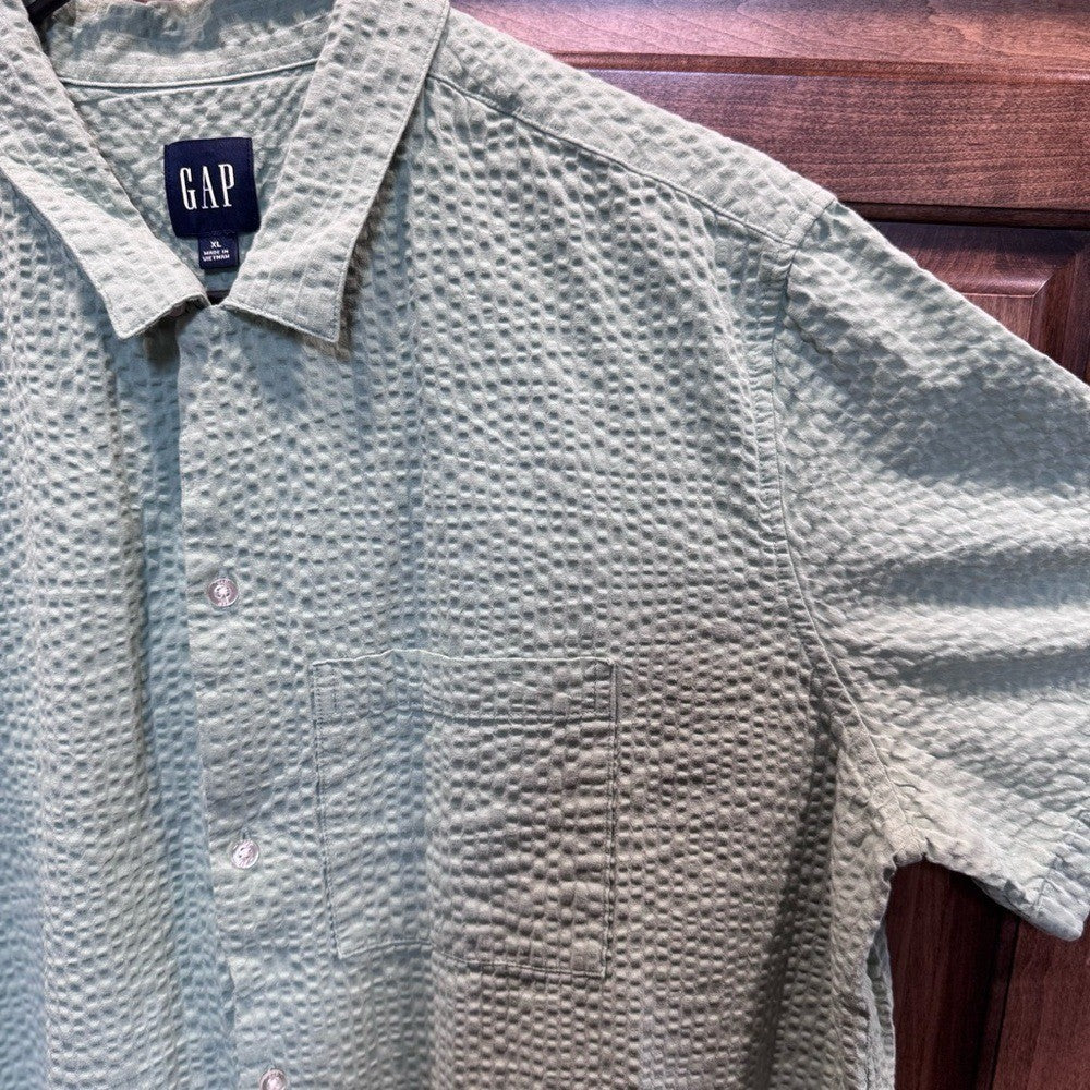 GAP Men's Seersucker Short Sleeve Button Down Shirt XL Green Textured Cotton