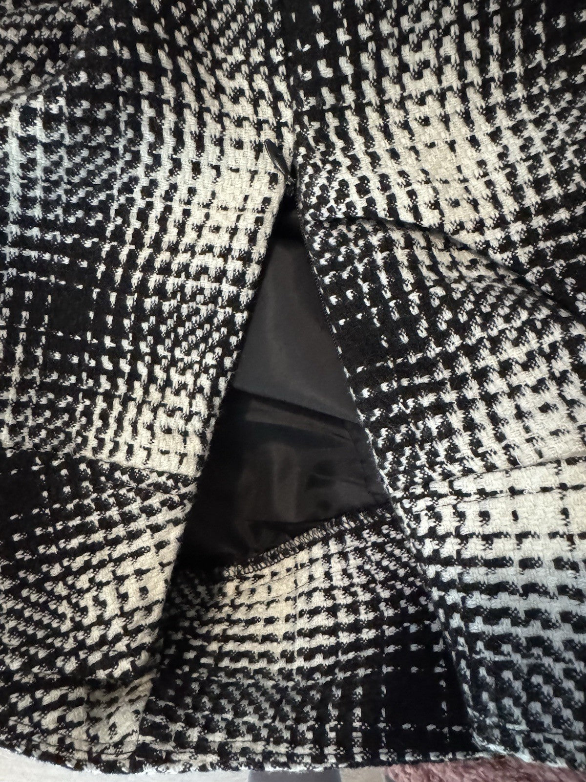 Ann Taylor Skirt Size 4 Black White Plaid Tweed Wool Blend Lined Career