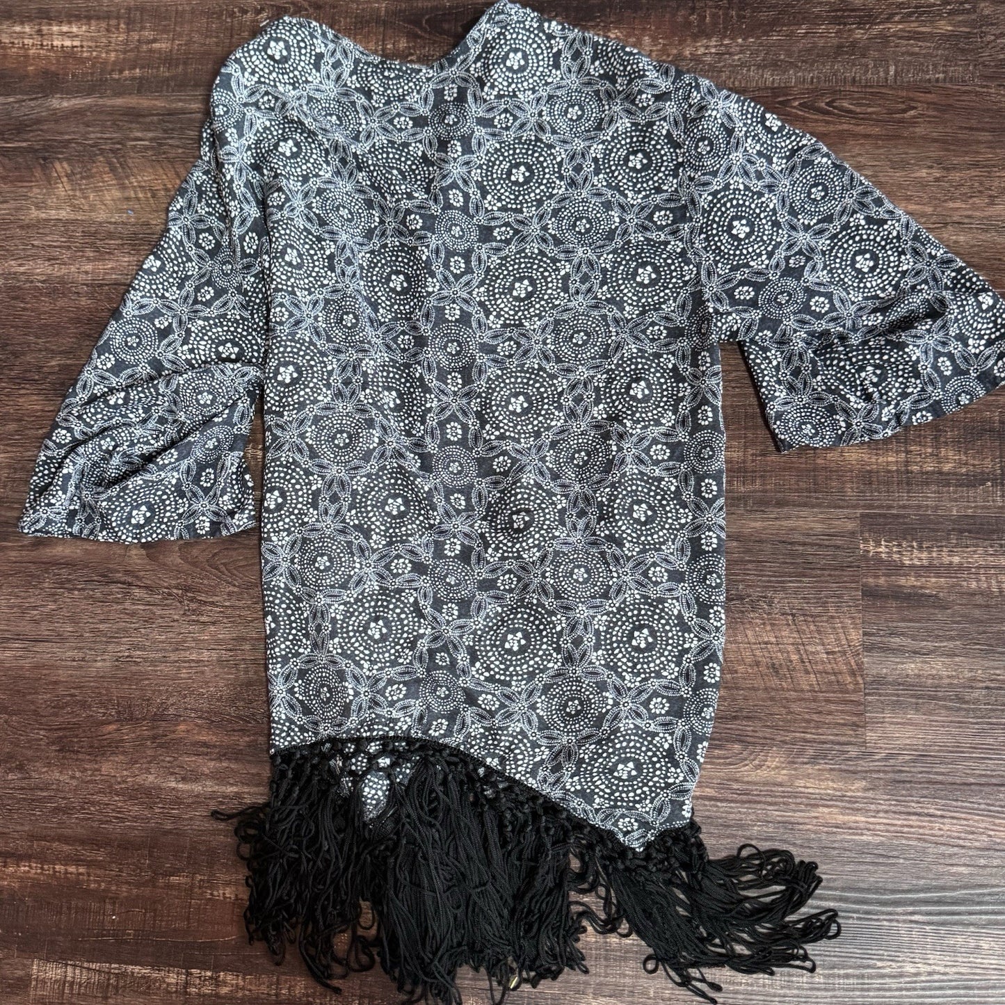 EUC HOLLISTER BIKINI COVER UP WITH FRINGE SIZE LARGE