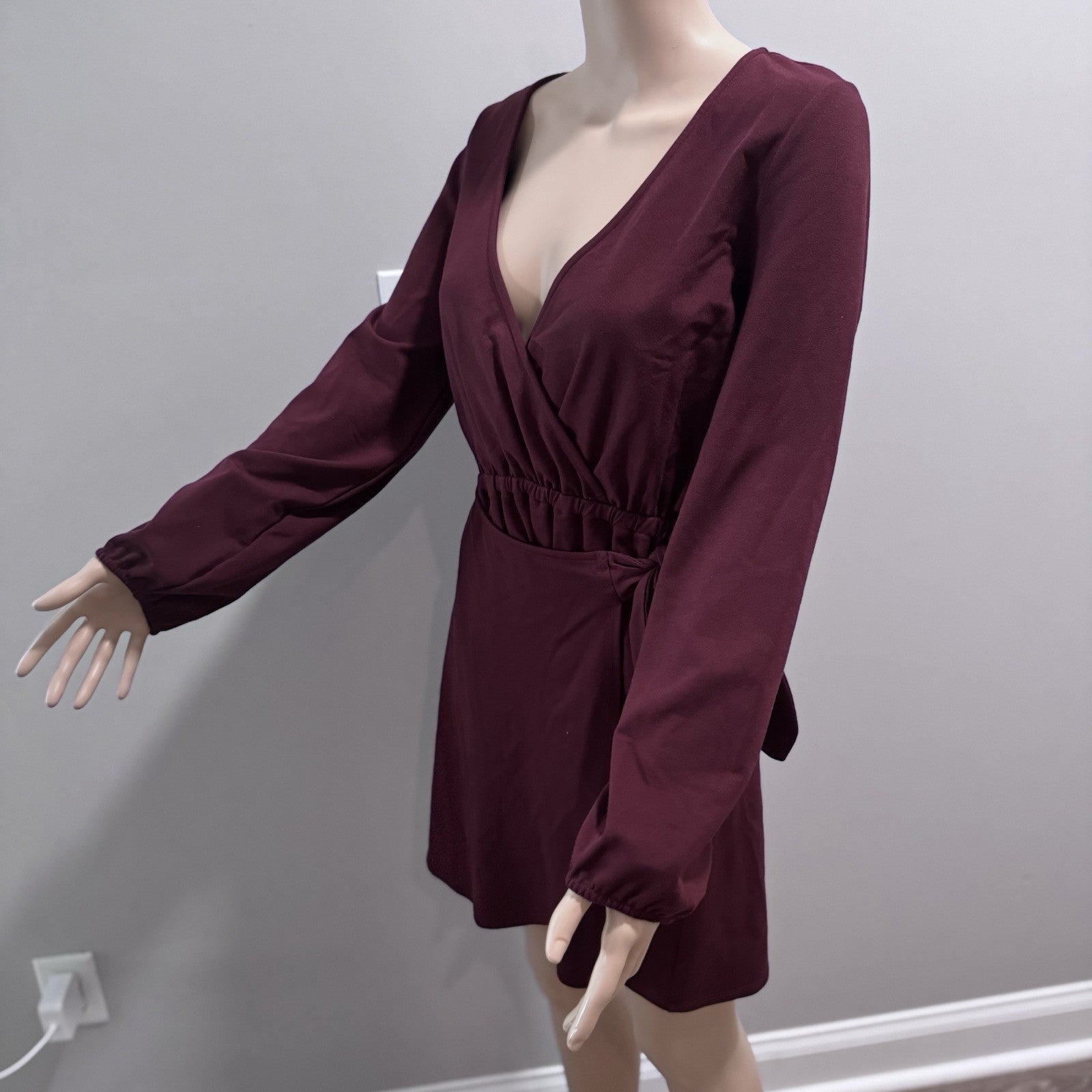 Sadie & Sage Wrap Dress Women’s Small Burgundy Long Sleeve Tie Waist NWT