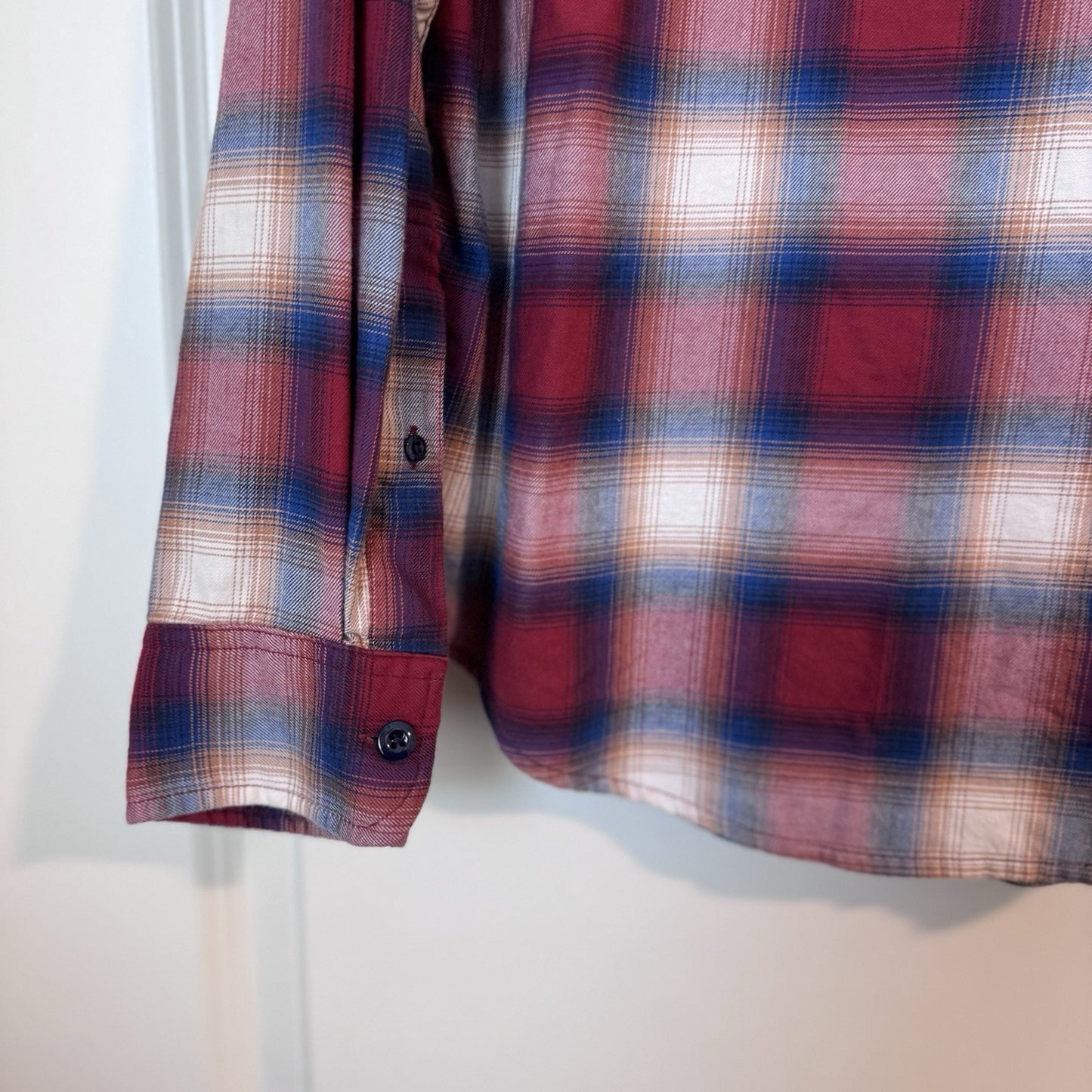 Abercrombie & Fitch Men’s Plaid Flannel Shirt M Red Blue Long Sleeve Cotton