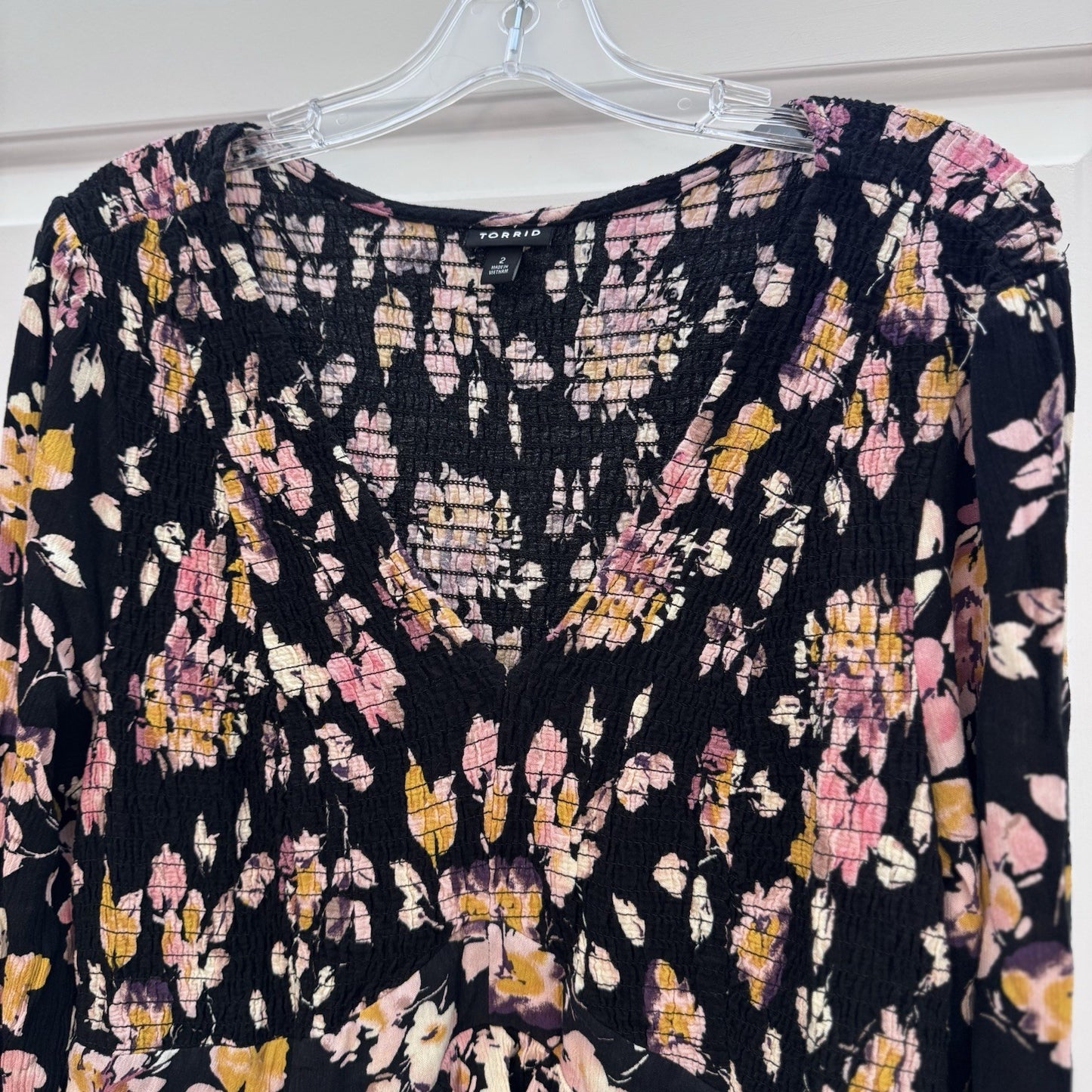 Torrid Women’s Floral Smocked Blouse Top Black Pink Long Sleeve Size 2