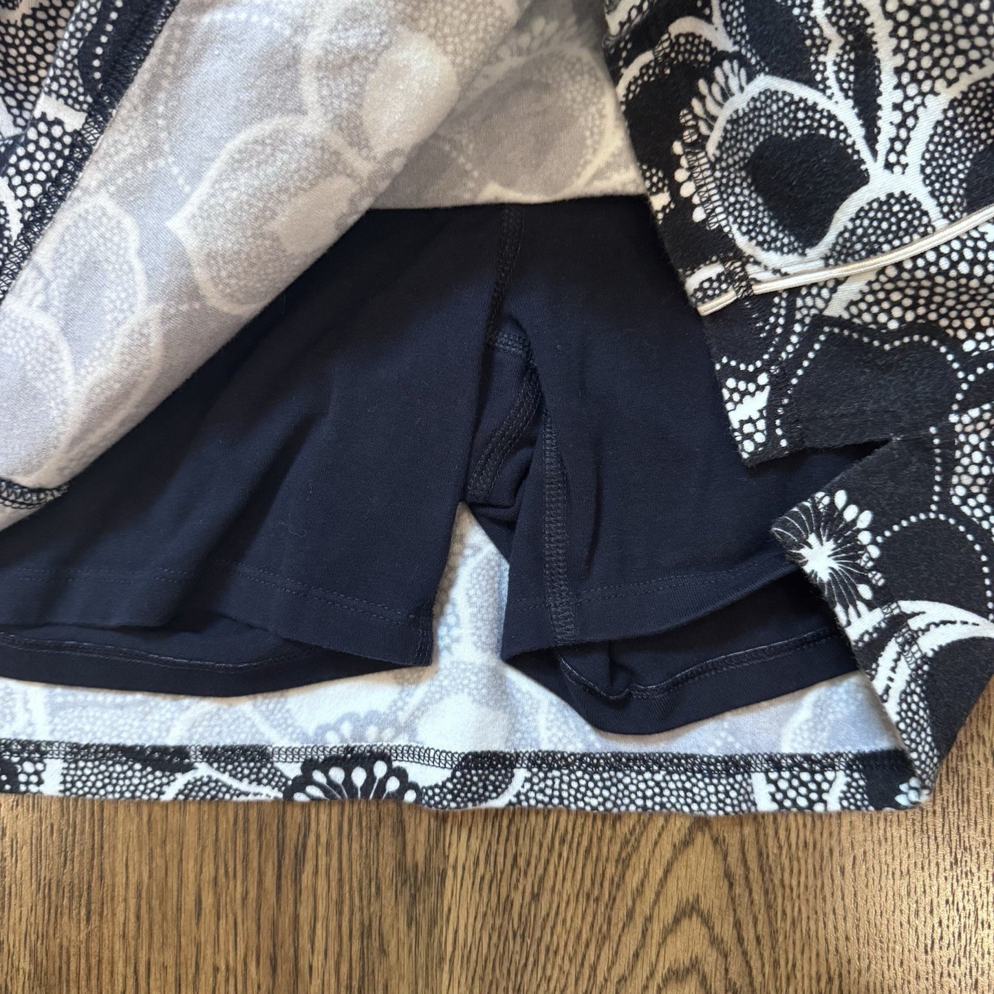 T by Talbots Floral Skort Black White Women’s Size M Built-In Shorts