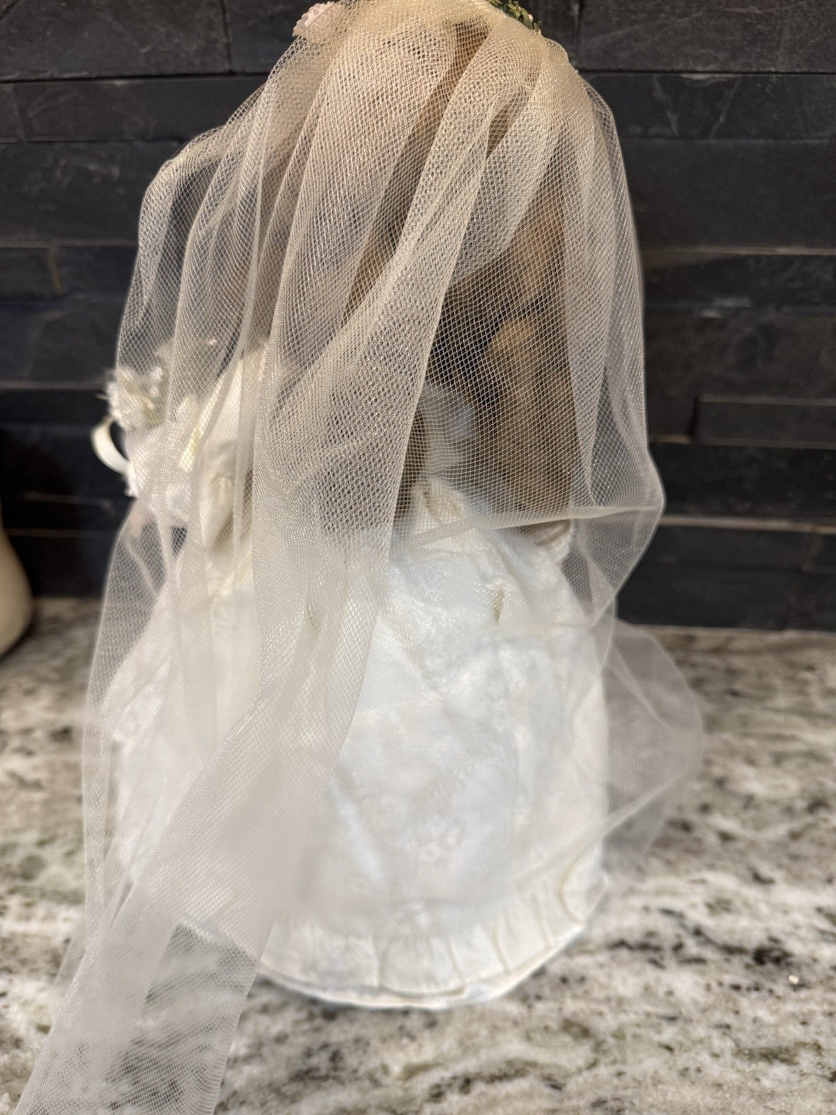 Vintage Danbury Mint Abigail A Colonial Bride Brides of America Doll Rare
