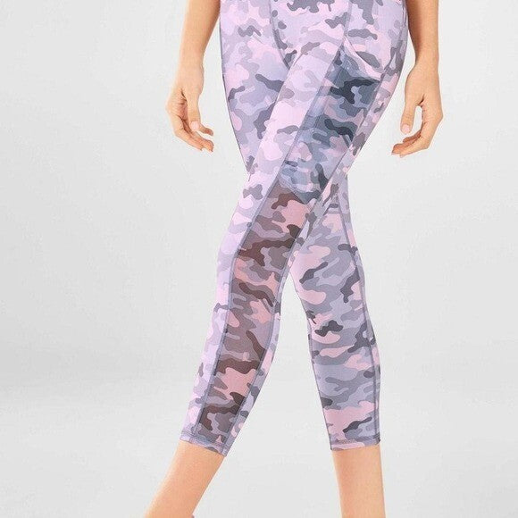 Fabletics Haze Grey Camo print leggings NWT Size #activewear M