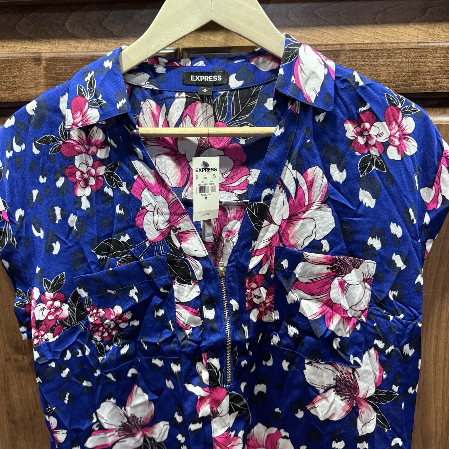 Express Women’s Blue Floral Zip Front Blouse Size M Medium NWT Spring Summer Top