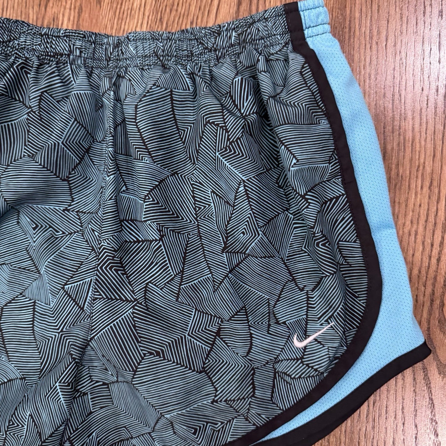 Nike Dri-Fit Tempo Running Shorts Women’s Small Blue Black Abstract Print