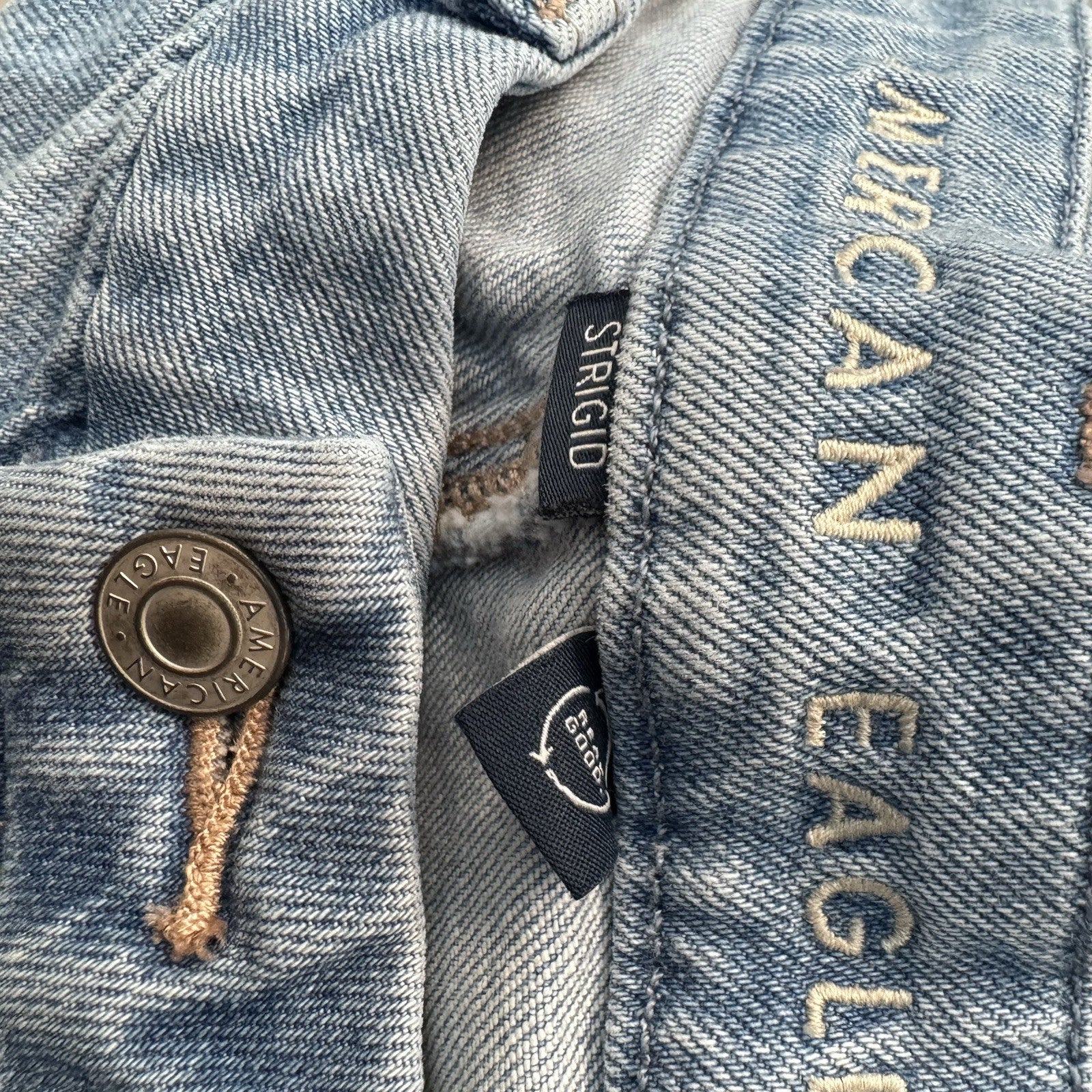 American Eagle Curvy Mom Jeans Women’s 4 Distressed Ripped High Rise Light Wash