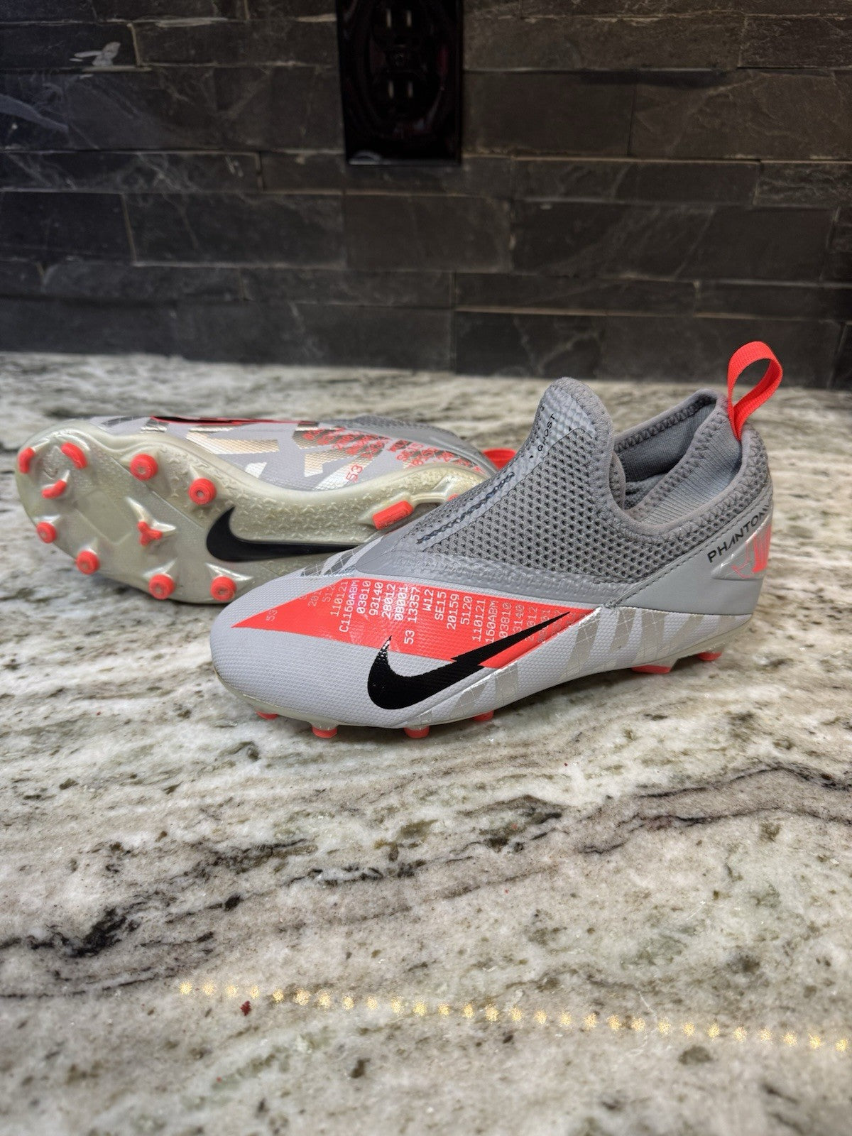Nike Phantom Venom Elite FG ACC Youth Size 2Y