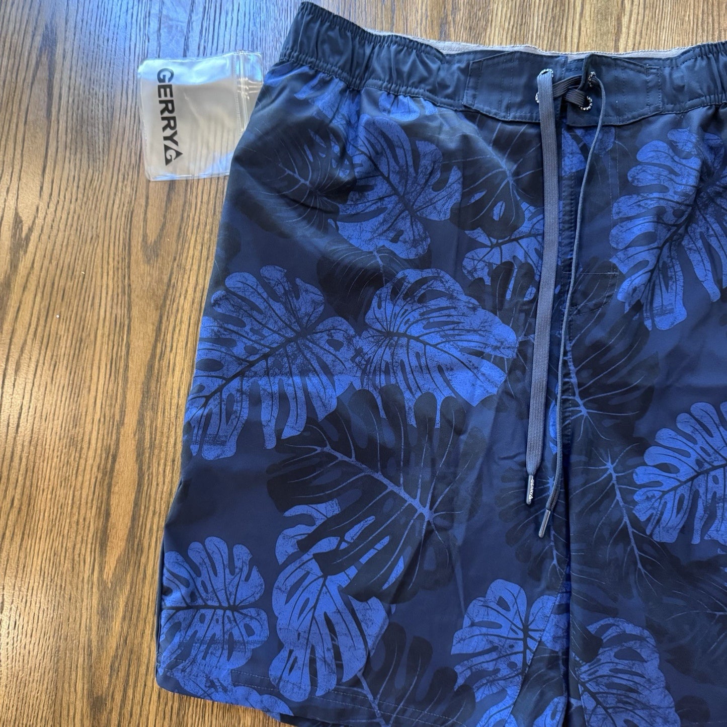 Gerry Men’s Swim Trunks Size L Blue Leaf Print Board Shorts