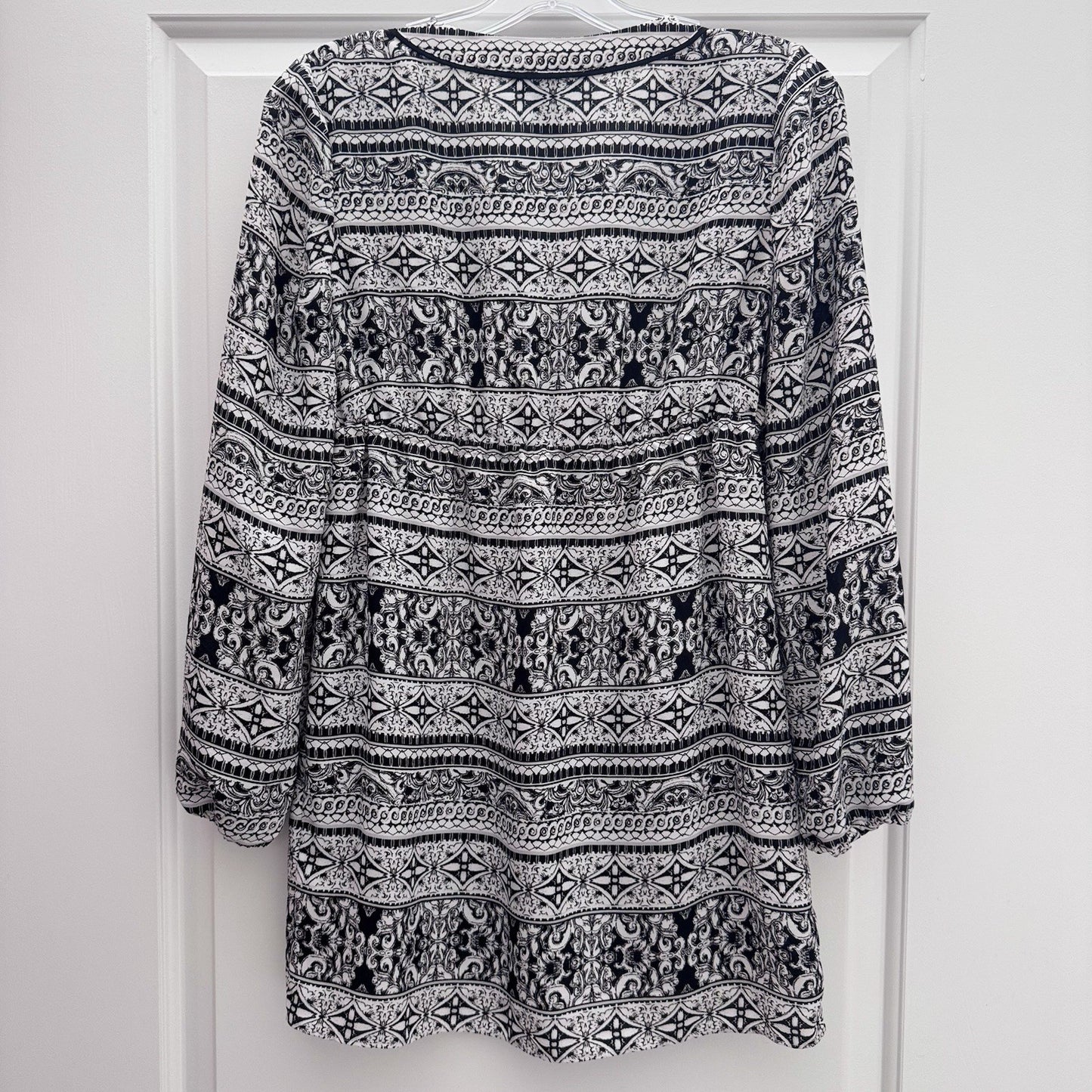 White House Black Market Tunic Top Size 2 Black White Geometric Print Boho