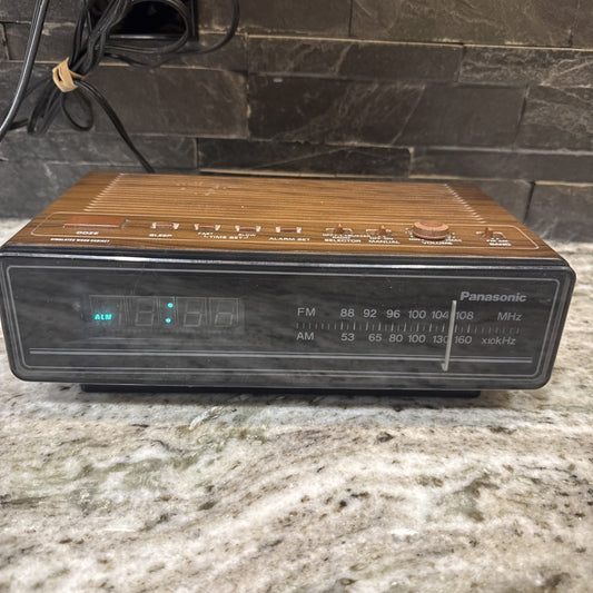Vintage - Panasonic Clock Radio - Woodgrain Style - Model RC-65 - TESTED Clean!