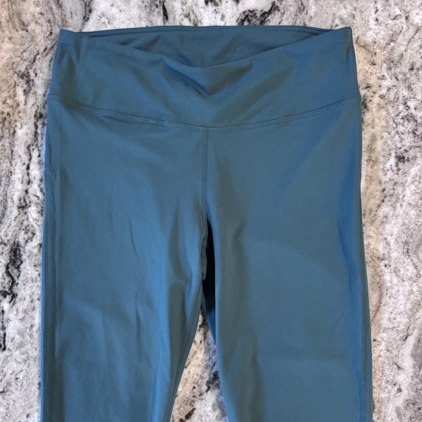 Fabletics High Waisted Seamless Mesh Legging Green Size Small.