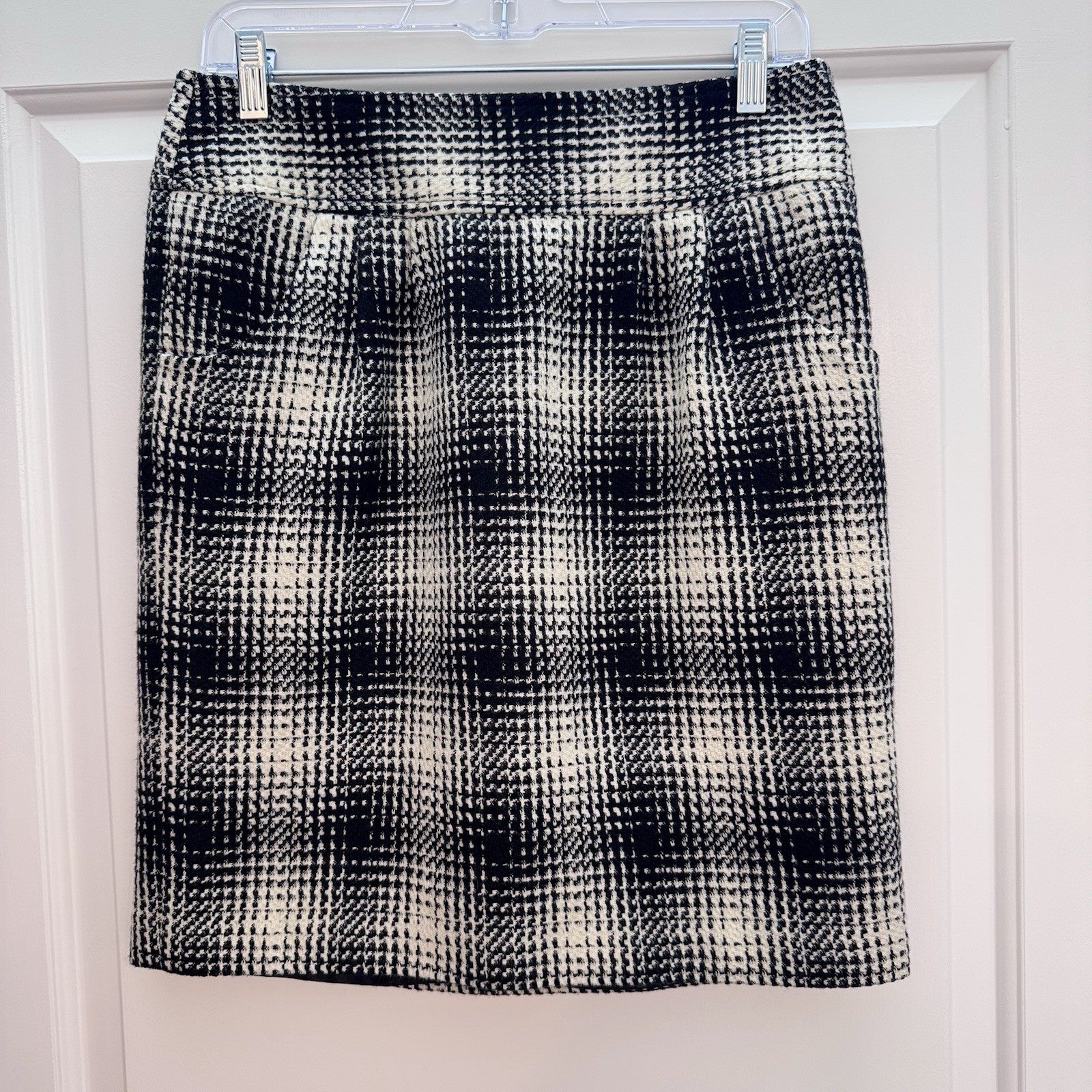 Ann Taylor Skirt Size 4 Black White Plaid Tweed Wool Blend Lined Career