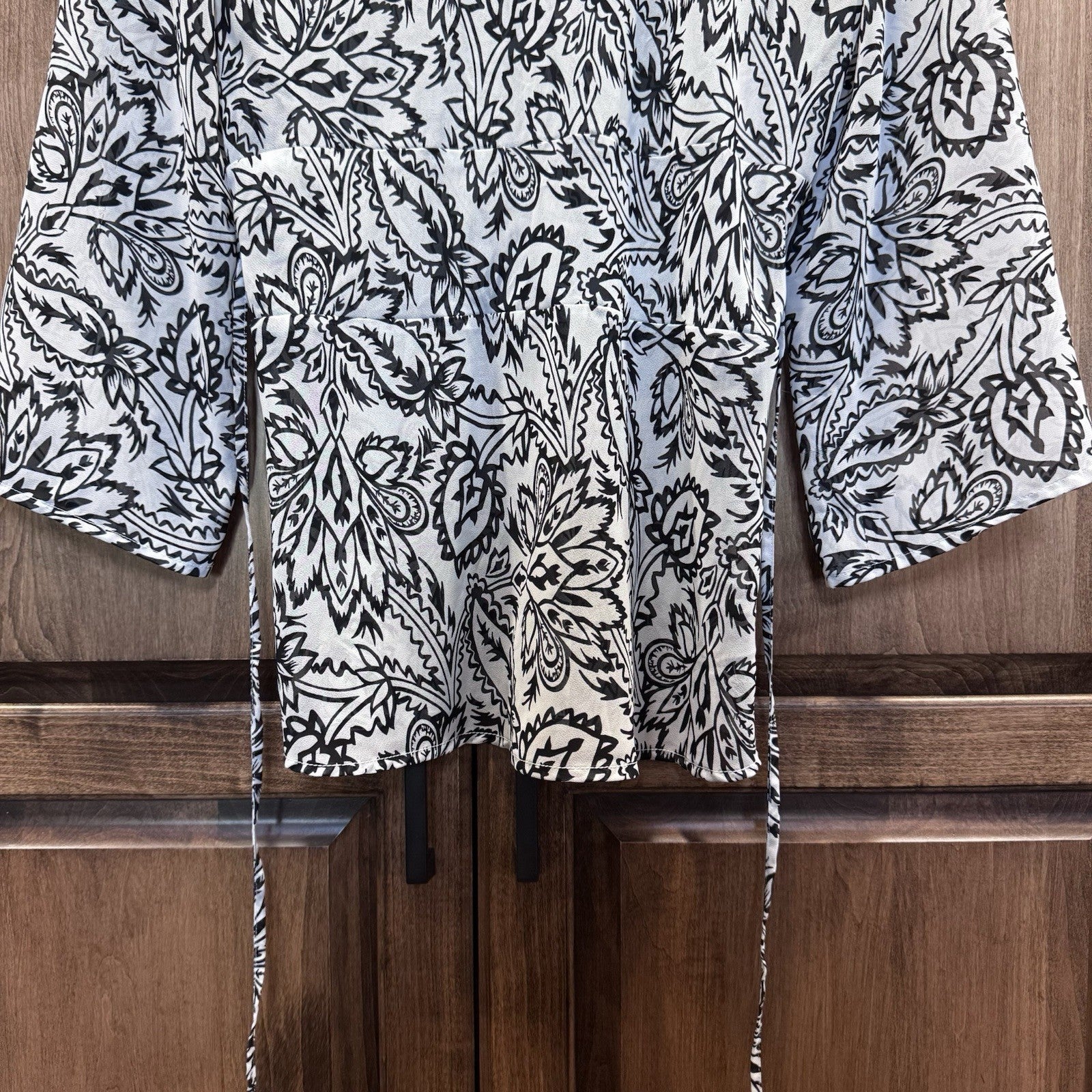 New York & Company Black White Print Blouse Size M Drawstring Waist 3/4 Sleeve