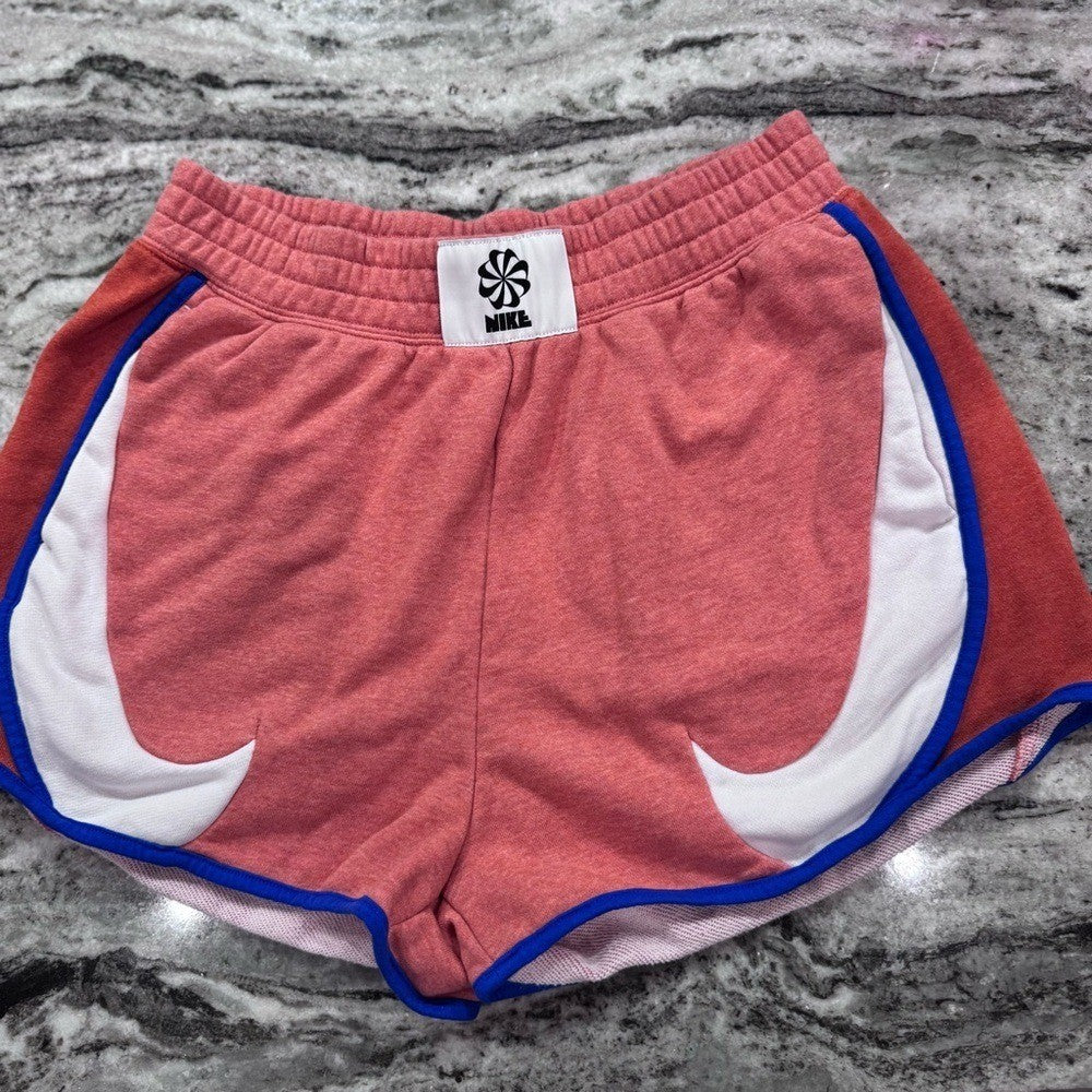 Nike Sportswear Circa 72 Women's High-Rise Fleece Shorts Size small