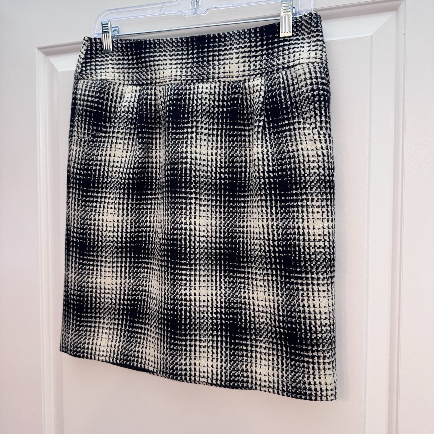 Ann Taylor Skirt Size 4 Black White Plaid Tweed Wool Blend Lined Career