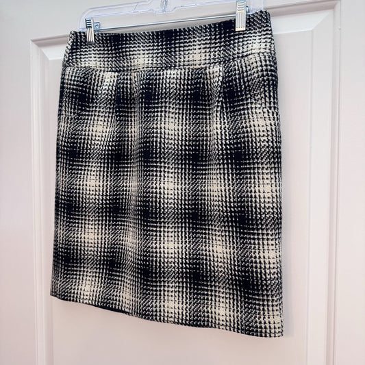 Ann Taylor Skirt Size 4 Black White Plaid Tweed Wool Blend Lined Career