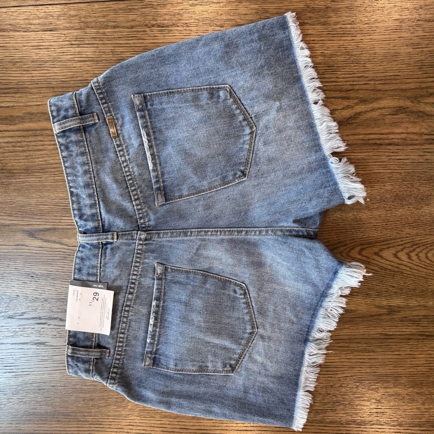 KanCan High Rise Distressed Denim Mom Shorts Size 11/29 Medium Wash Frayed Hem
