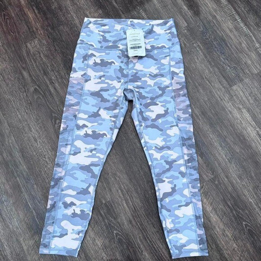 Fabletics Haze Grey Camo print leggings NWT Size #activewear M