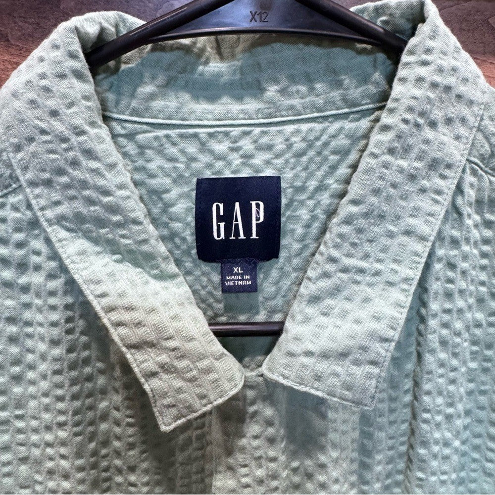 GAP Men's Seersucker Short Sleeve Button Down Shirt XL Green Textured Cotton