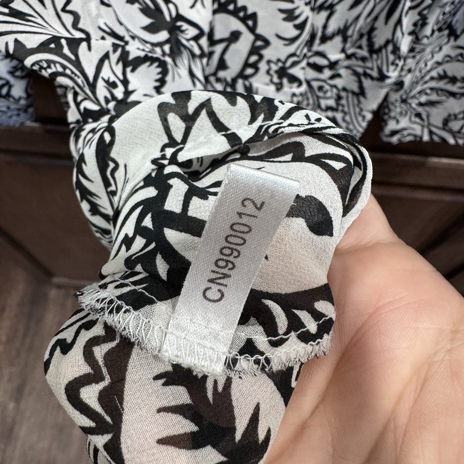 New York & Company Black White Print Blouse Size M Drawstring Waist 3/4 Sleeve