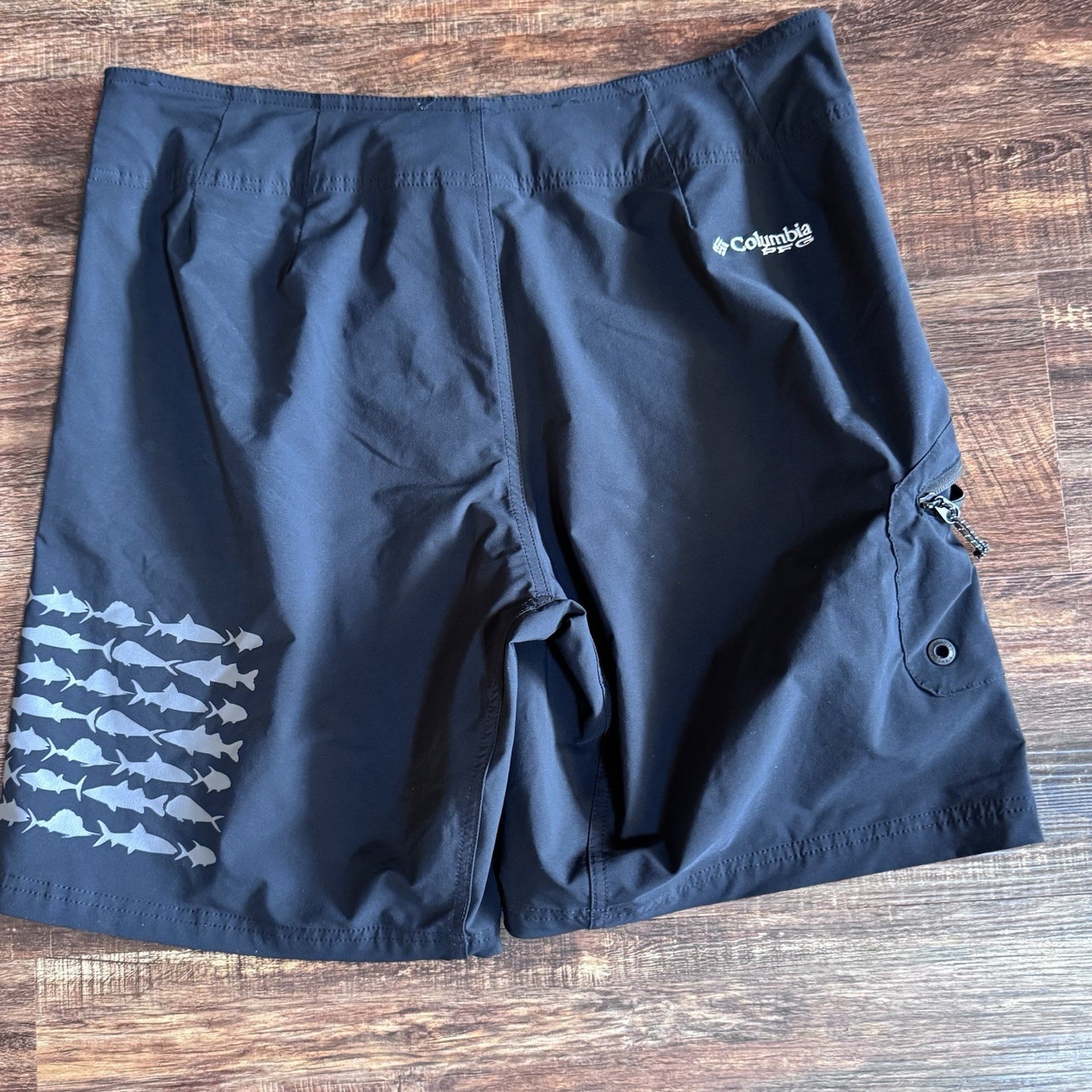 Columbia PFG Men’s Swim Trunks Black Size 35 USA Flag Bottle Opener 9” Inseam