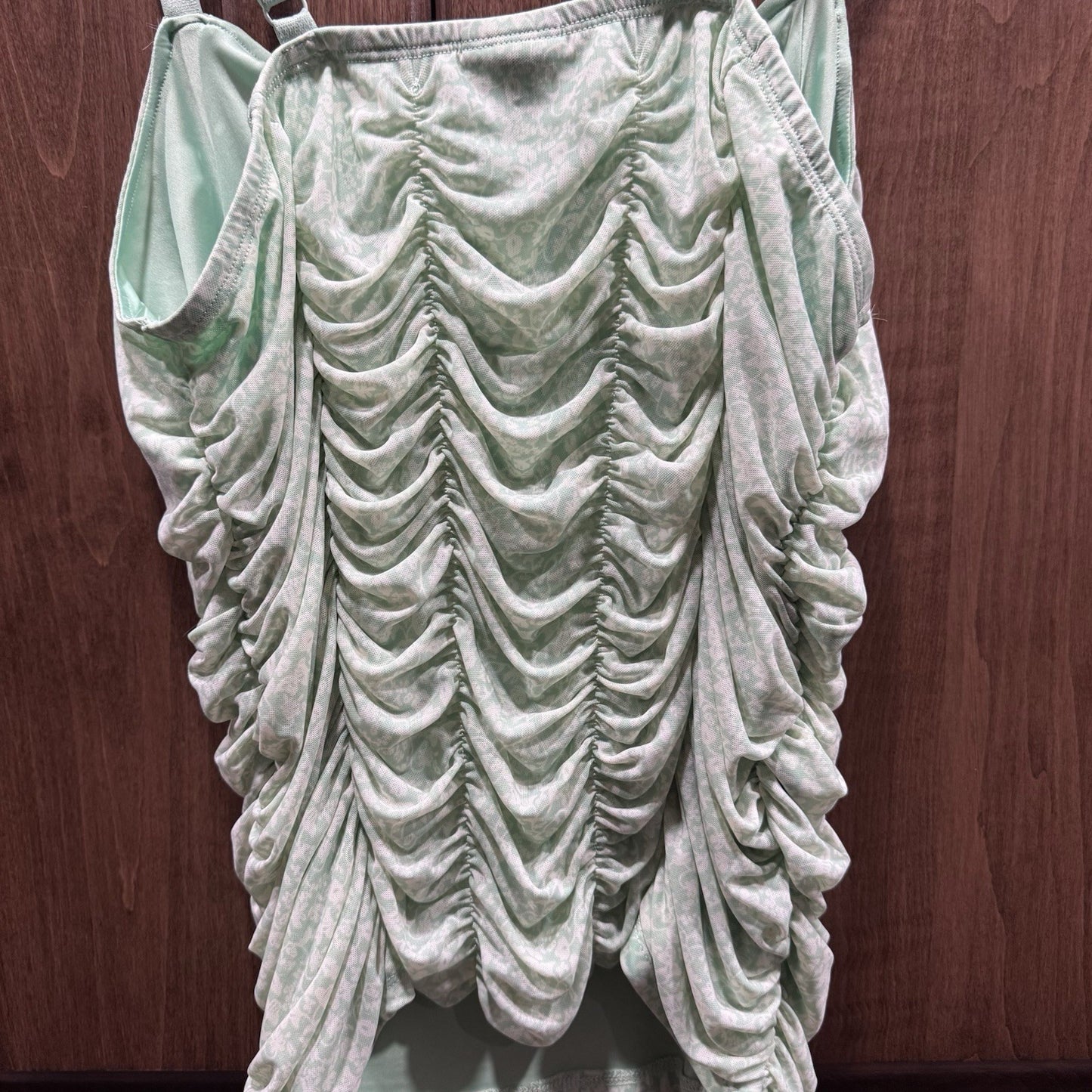 (2X/18/20) Torrid Light Green & Ivory Floral Mesh Ruched Sleeveless Tank Top