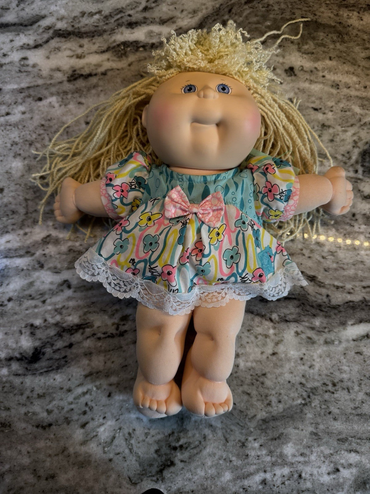 Vintage 1990 First Edition Cabbage Patch Kids Pretty Blonde Hair Blue Eyes