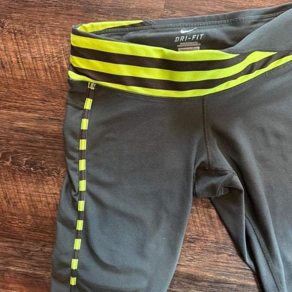 NIKE Dri-Fit Grey/Green Print Capri Running Jogger Pants