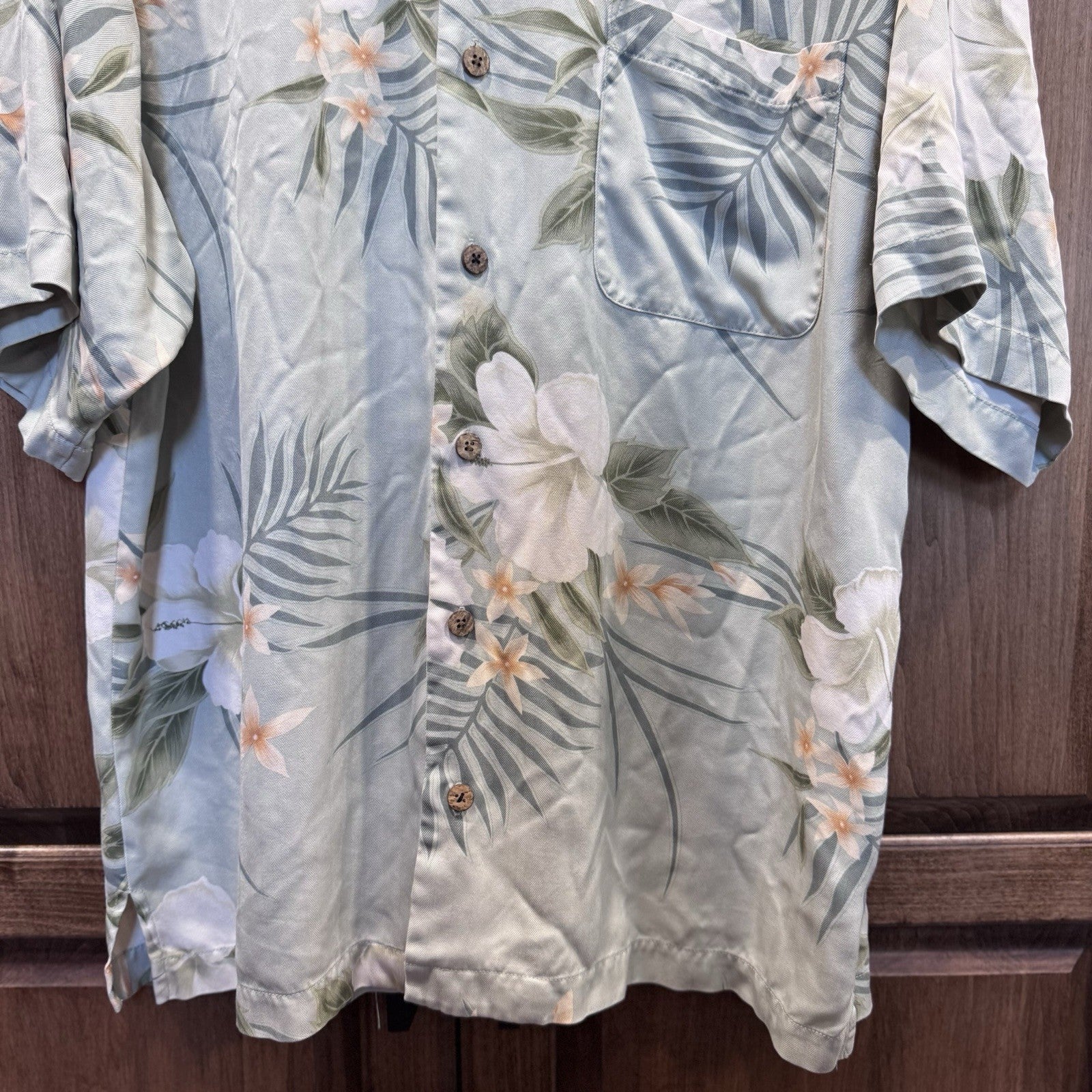 Tommy Bahama Silk Hawaiian Shirt Medium Floral Green Leaves Tropical