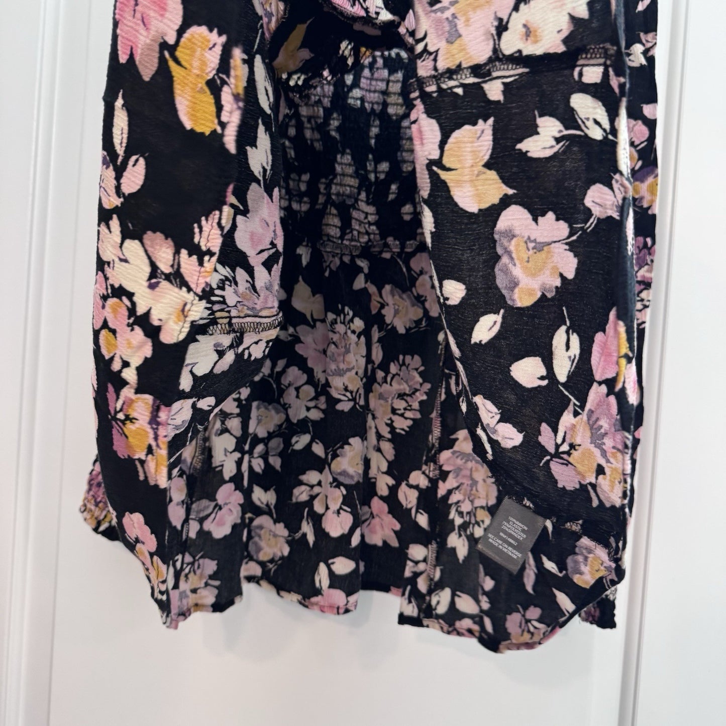 Torrid Women’s Floral Smocked Blouse Top Black Pink Long Sleeve Size 2