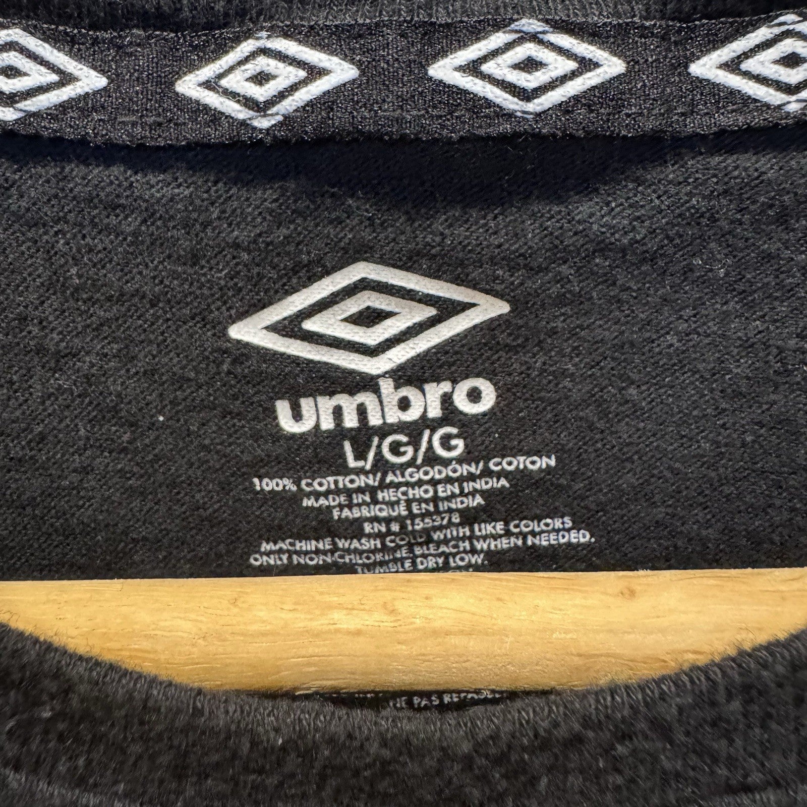 Umbro Black T-Shirt Men’s Size L Cotton Logo Tee Soccer Athletic Streetwear