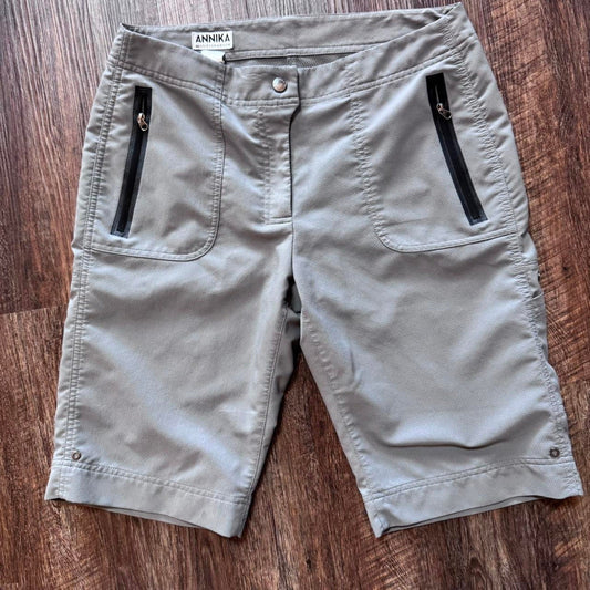 Grey Annika Cutter And Buck shorts with zipper pockets Size 6