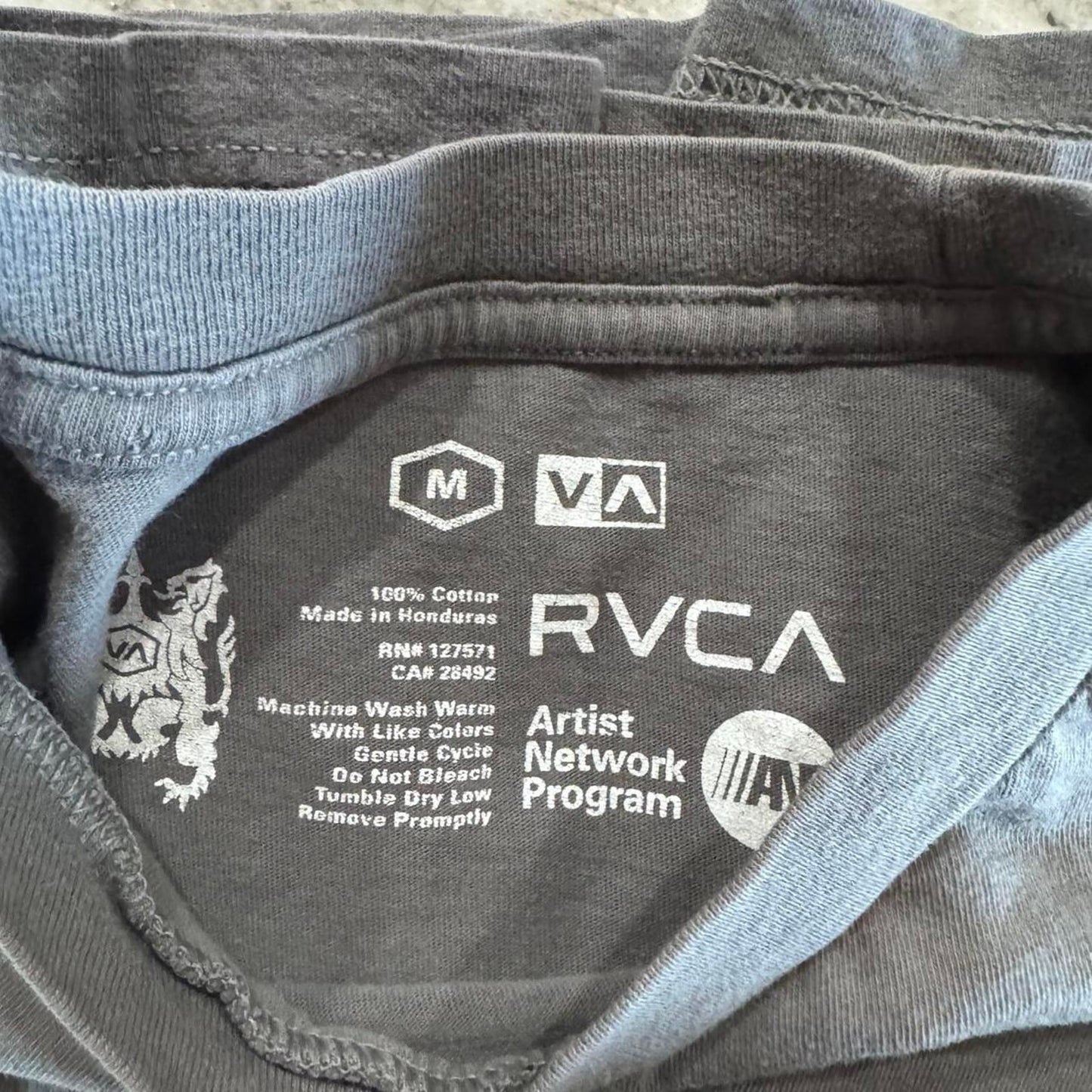 Grey RVCA tee size medium skater Retro 90s 00s