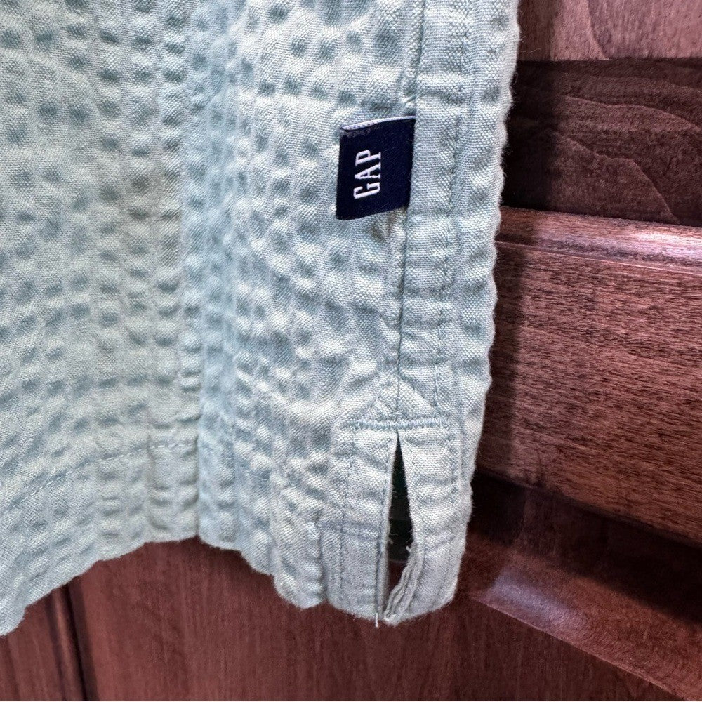 GAP Men's Seersucker Short Sleeve Button Down Shirt XL Green Textured Cotton