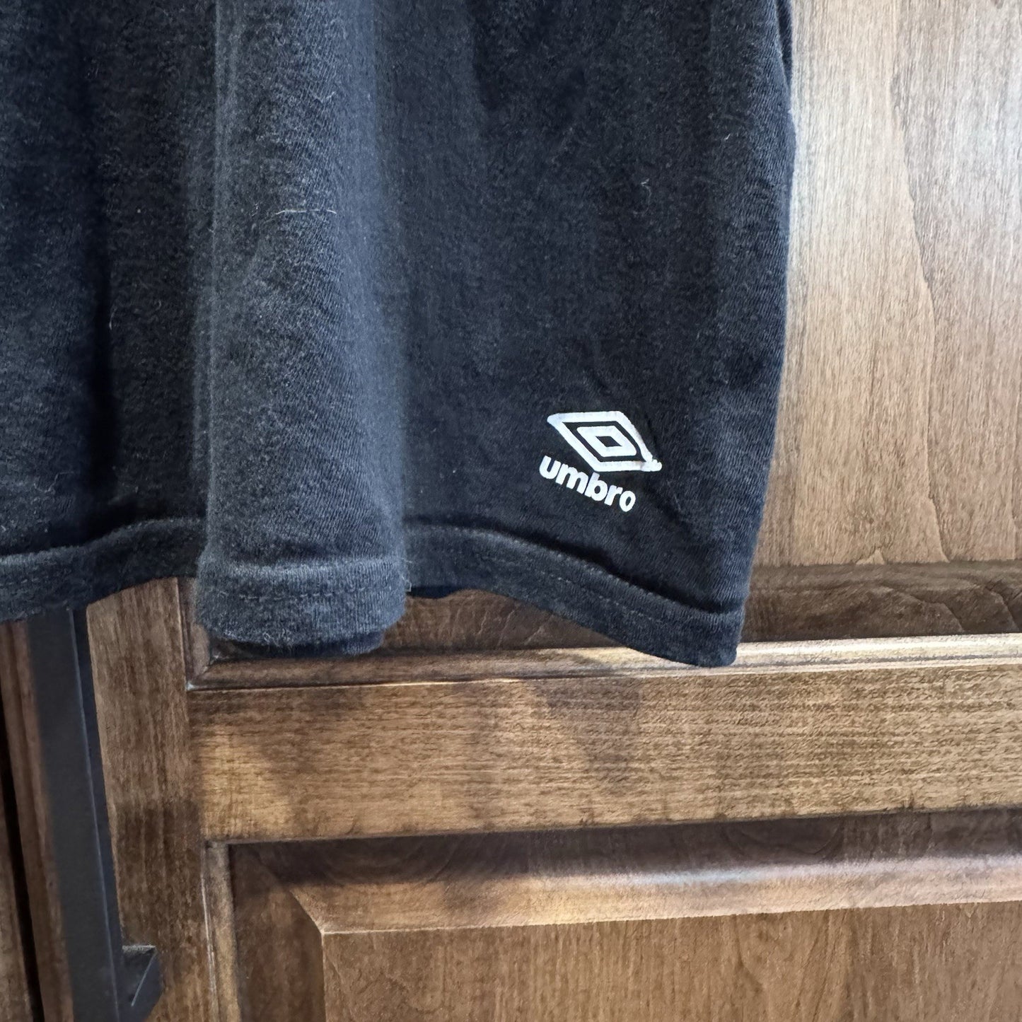 Umbro Black T-Shirt Men’s Size L Cotton Logo Tee Soccer Athletic Streetwear