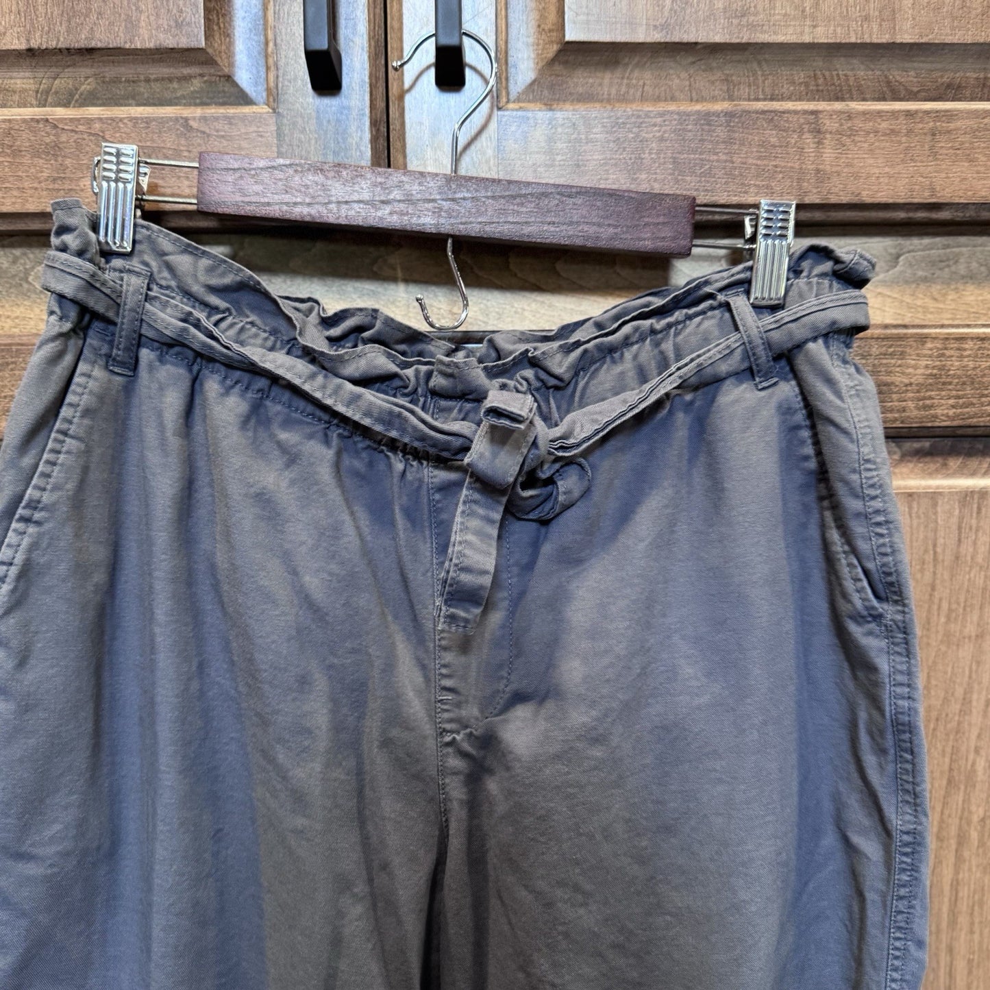 Hollister Ultra High-Rise Jogger Pants Size L Gray Paperbag Waist Belted lounge