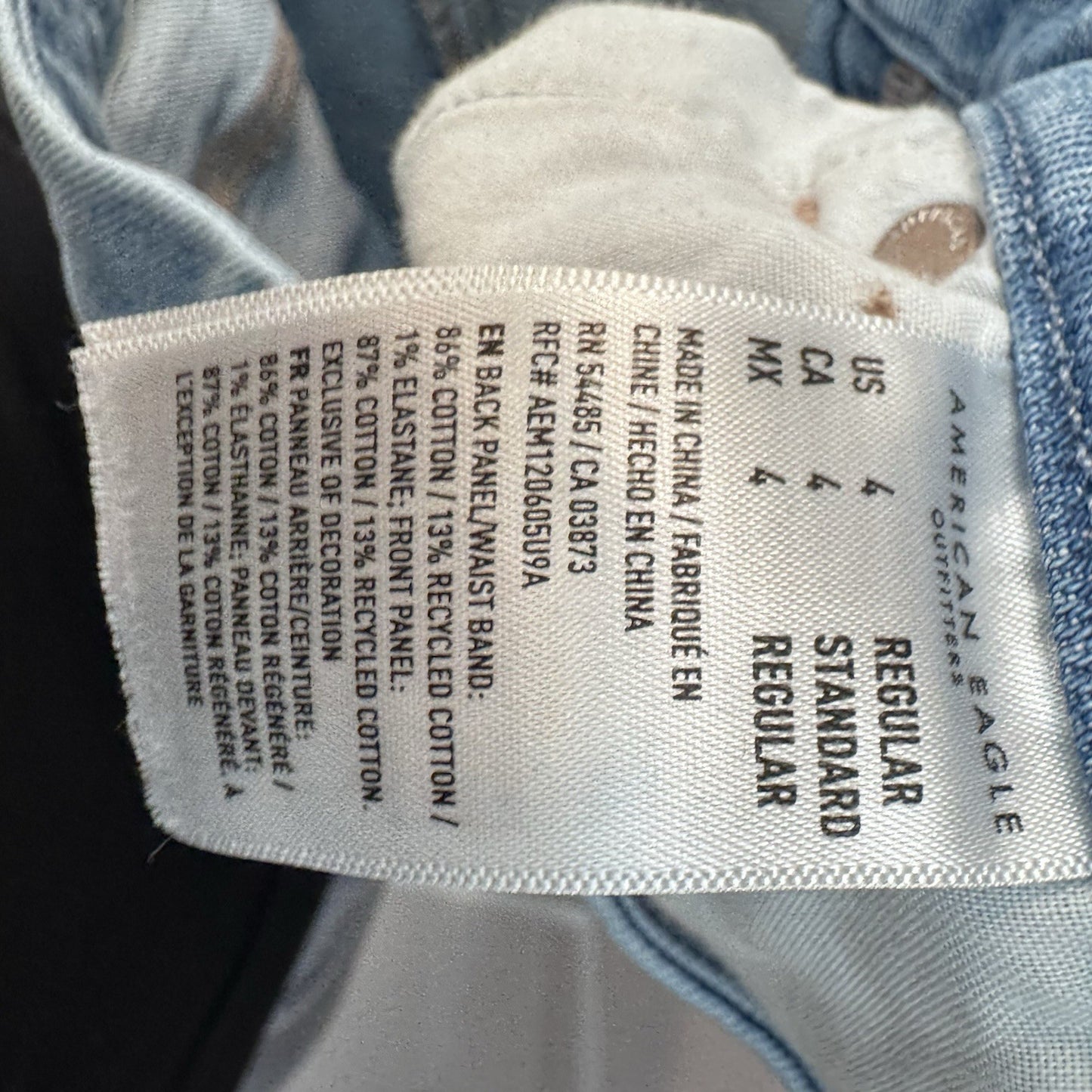 American Eagle Curvy Mom Jeans Women’s 4 Distressed Ripped High Rise Light Wash