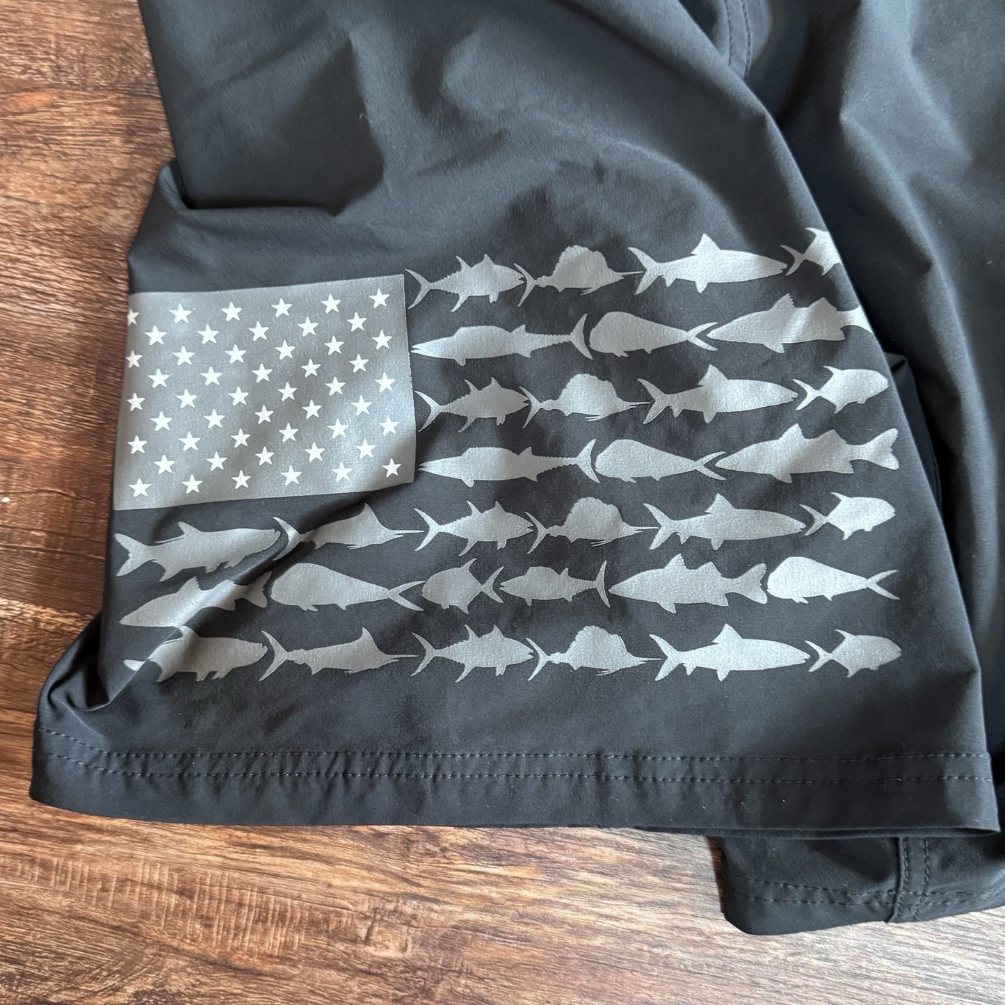 Columbia PFG Men’s Swim Trunks Black Size 35 USA Flag Bottle Opener 9” Inseam