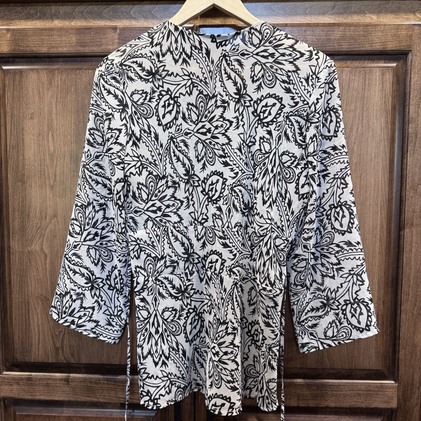 New York & Company Black White Print Blouse Size M Drawstring Waist 3/4 Sleeve