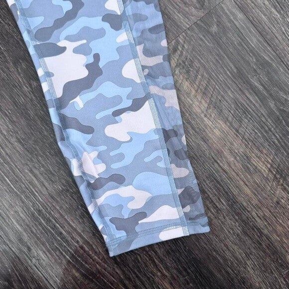 Fabletics Haze Grey Camo print leggings NWT Size #activewear M