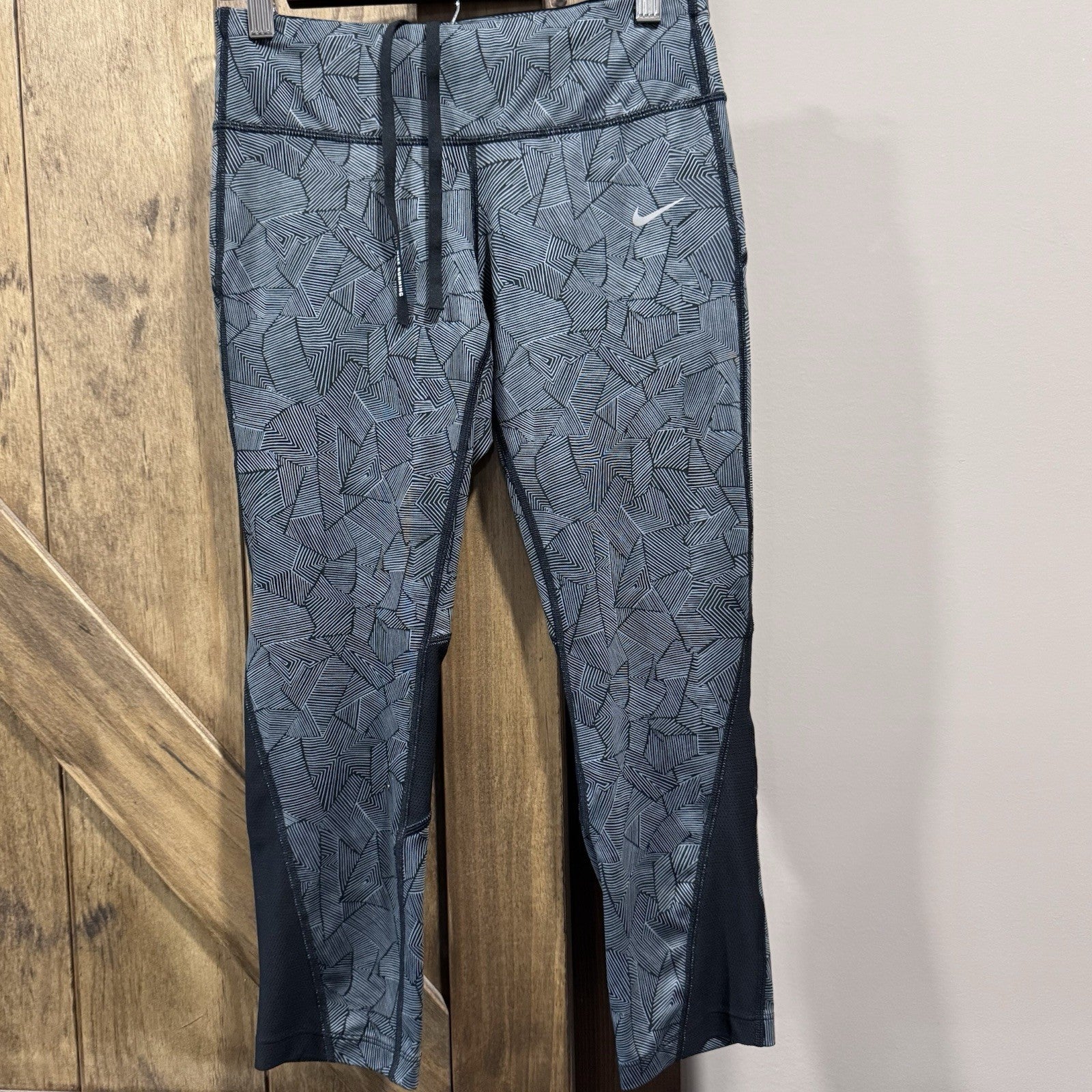Nike Dri-Fit Running Capris Women’s Size Small Abstract Geo Print