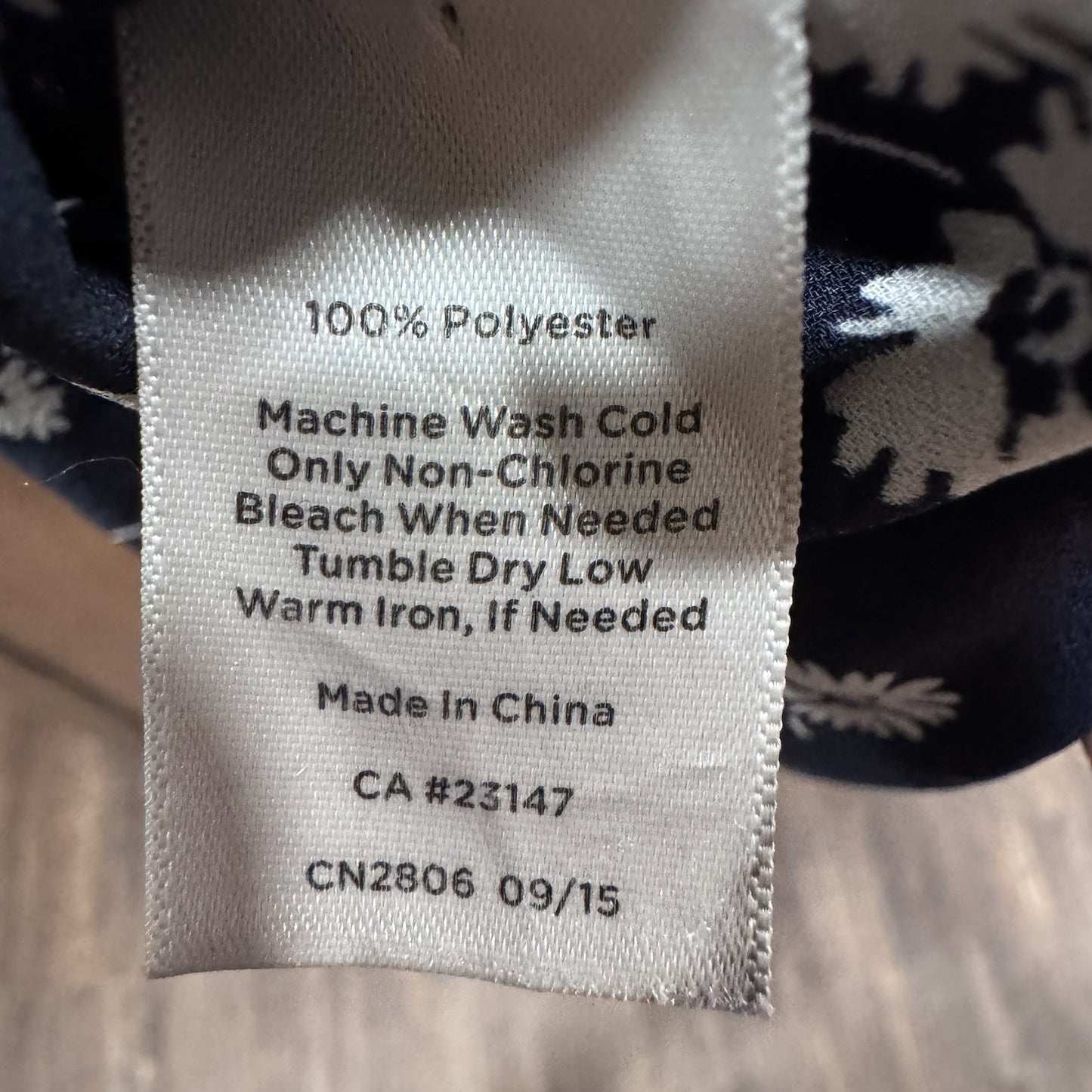 Talbots Sleeveless Blouse Women’s Medium Navy Blue Floral